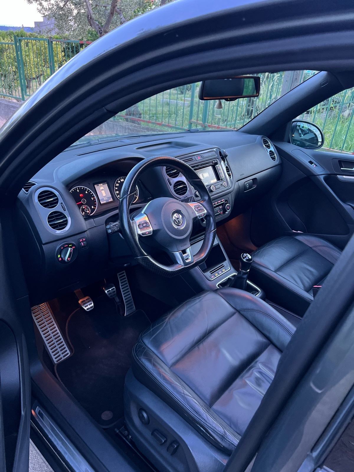 VW TIGUAN 2.0 TDI R-LINE FUL OPREMA TOP STANJE, fotografija 14