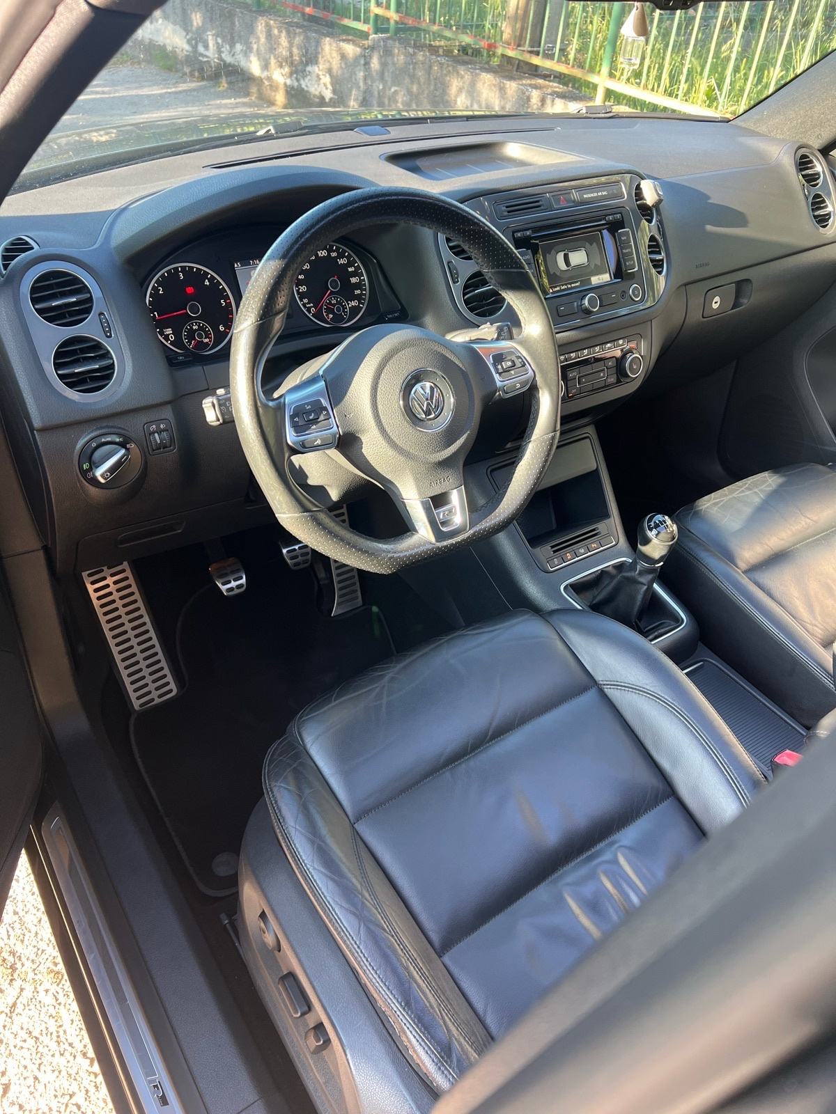 VW TIGUAN 2.0 TDI R-LINE FUL OPREMA TOP STANJE, fotografija 16