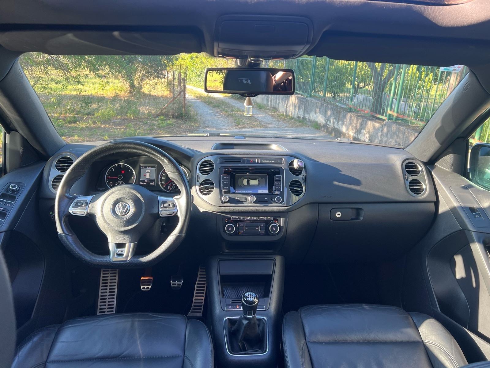 VW TIGUAN 2.0 TDI R-LINE FUL OPREMA TOP STANJE, fotografija 17