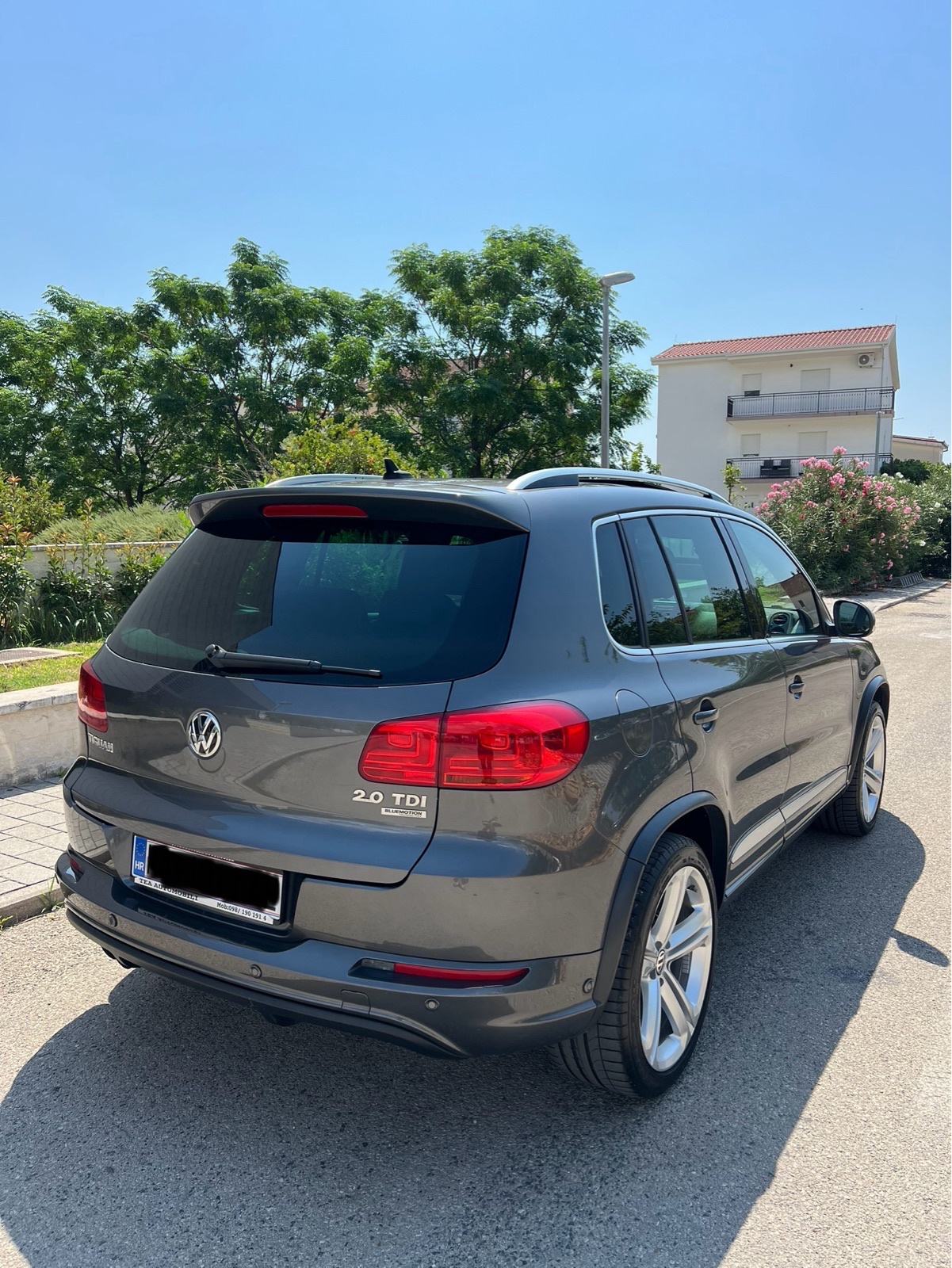 VW TIGUAN 2.0 TDI R-LINE FUL OPREMA TOP STANJE, fotografija 3
