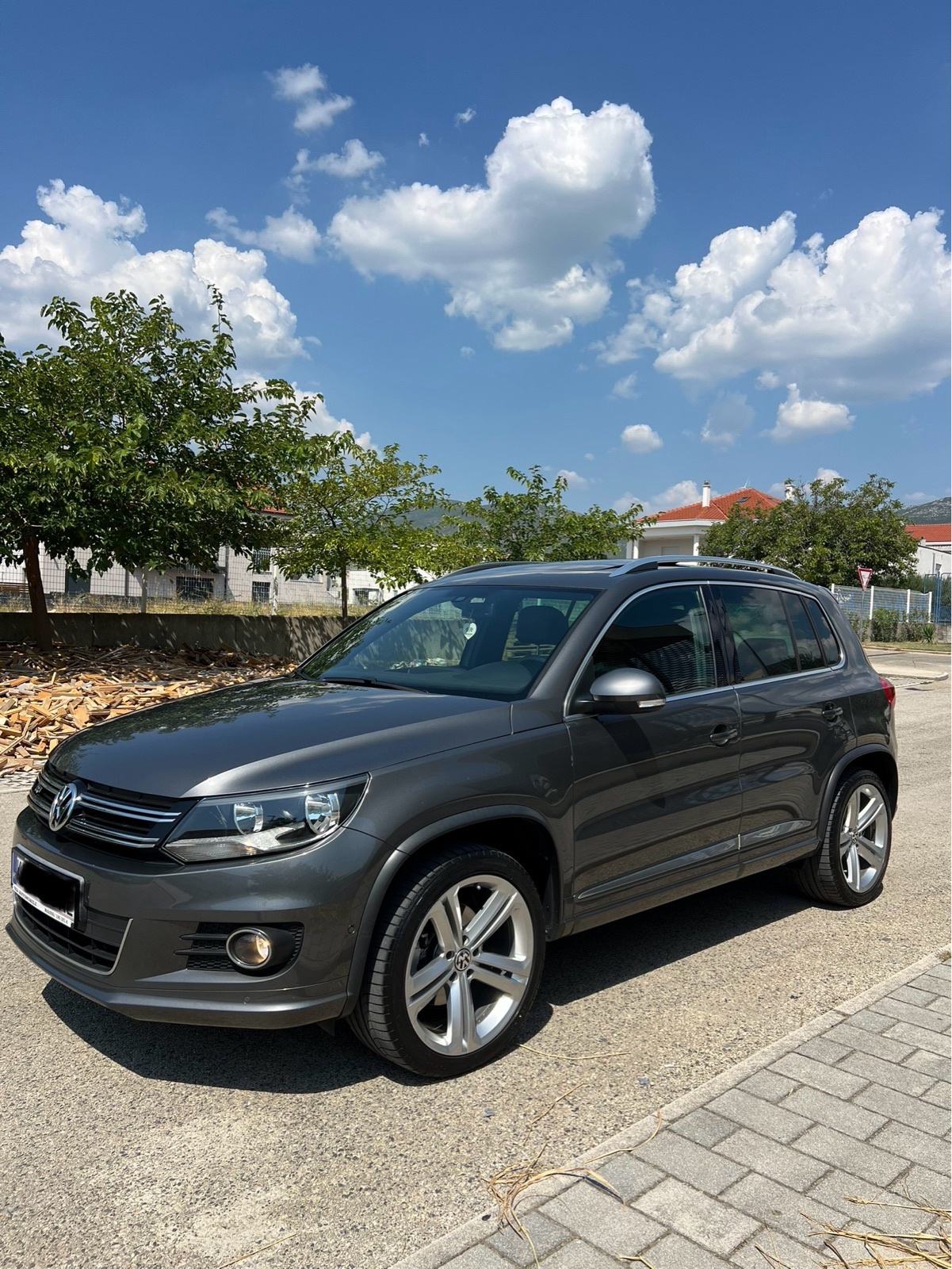 VW TIGUAN 2.0 TDI R-LINE FUL OPREMA TOP STANJE, fotografija 4
