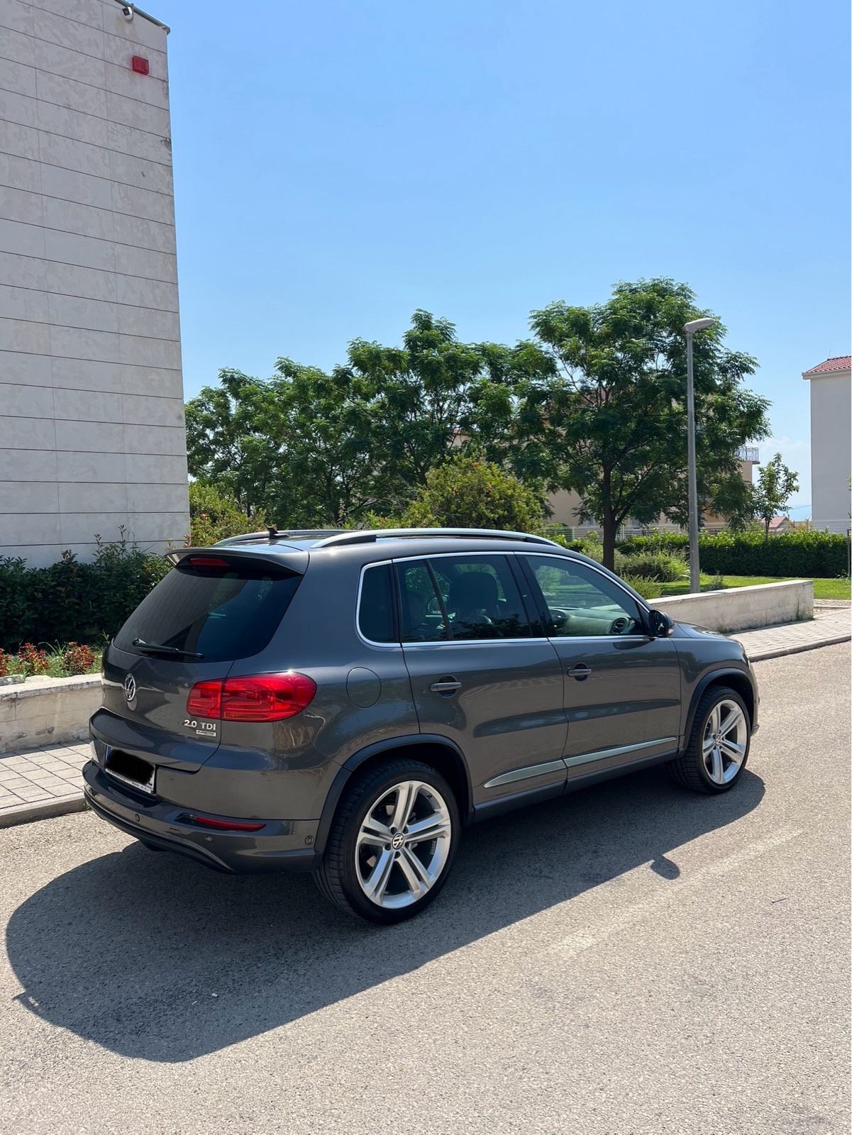 VW TIGUAN 2.0 TDI R-LINE FUL OPREMA TOP STANJE, fotografija 6