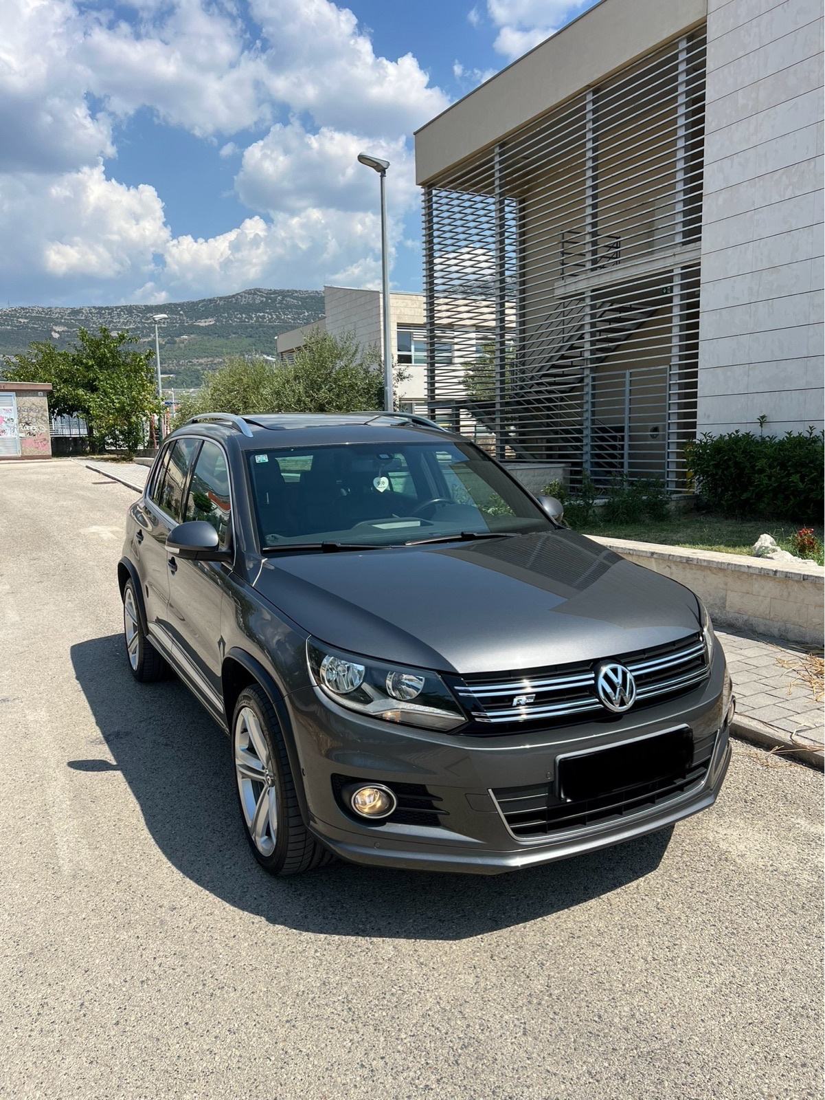 VW TIGUAN 2.0 TDI R-LINE FUL OPREMA TOP STANJE, fotografija 10