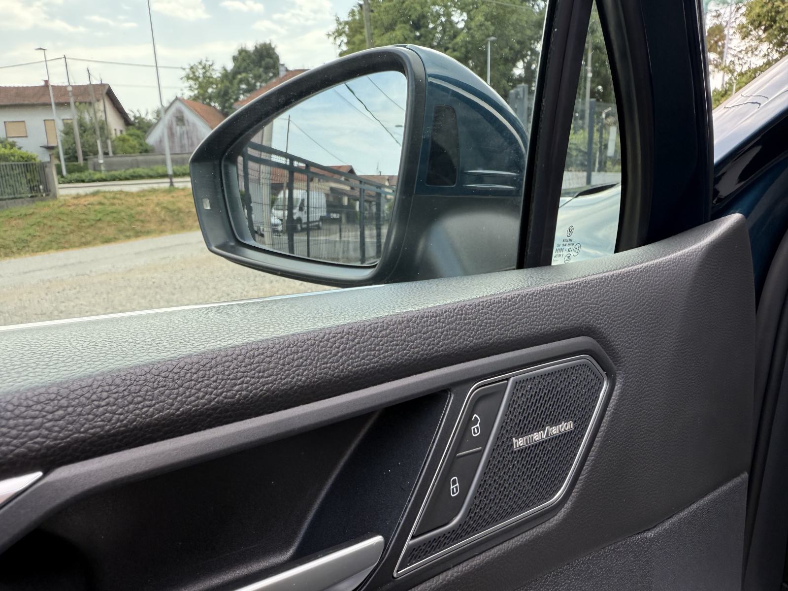 VW Tiguan 2,0 TDI,R-Line,Nav,Pano,Kamera,IQ matrix,Jamstvo!!!, fotografija 10