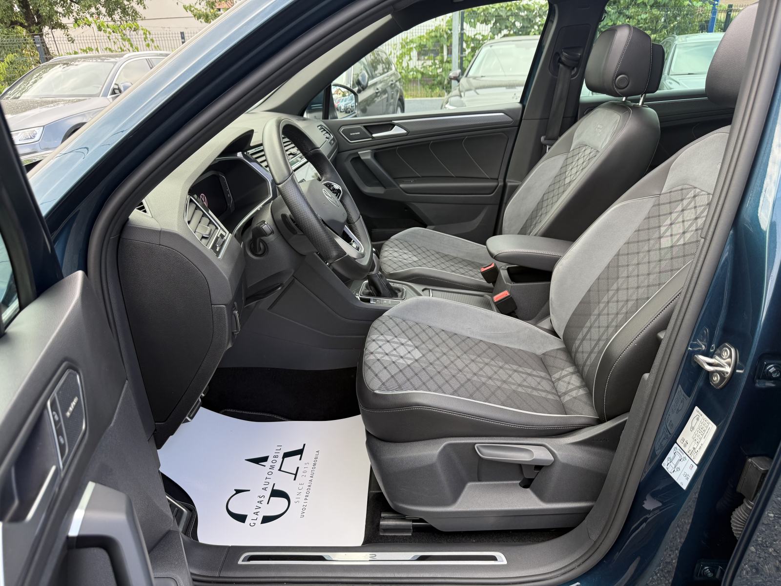 VW Tiguan 2,0 TDI,R-Line,Nav,Pano,Kamera,IQ matrix,Jamstvo!!!, fotografija 11