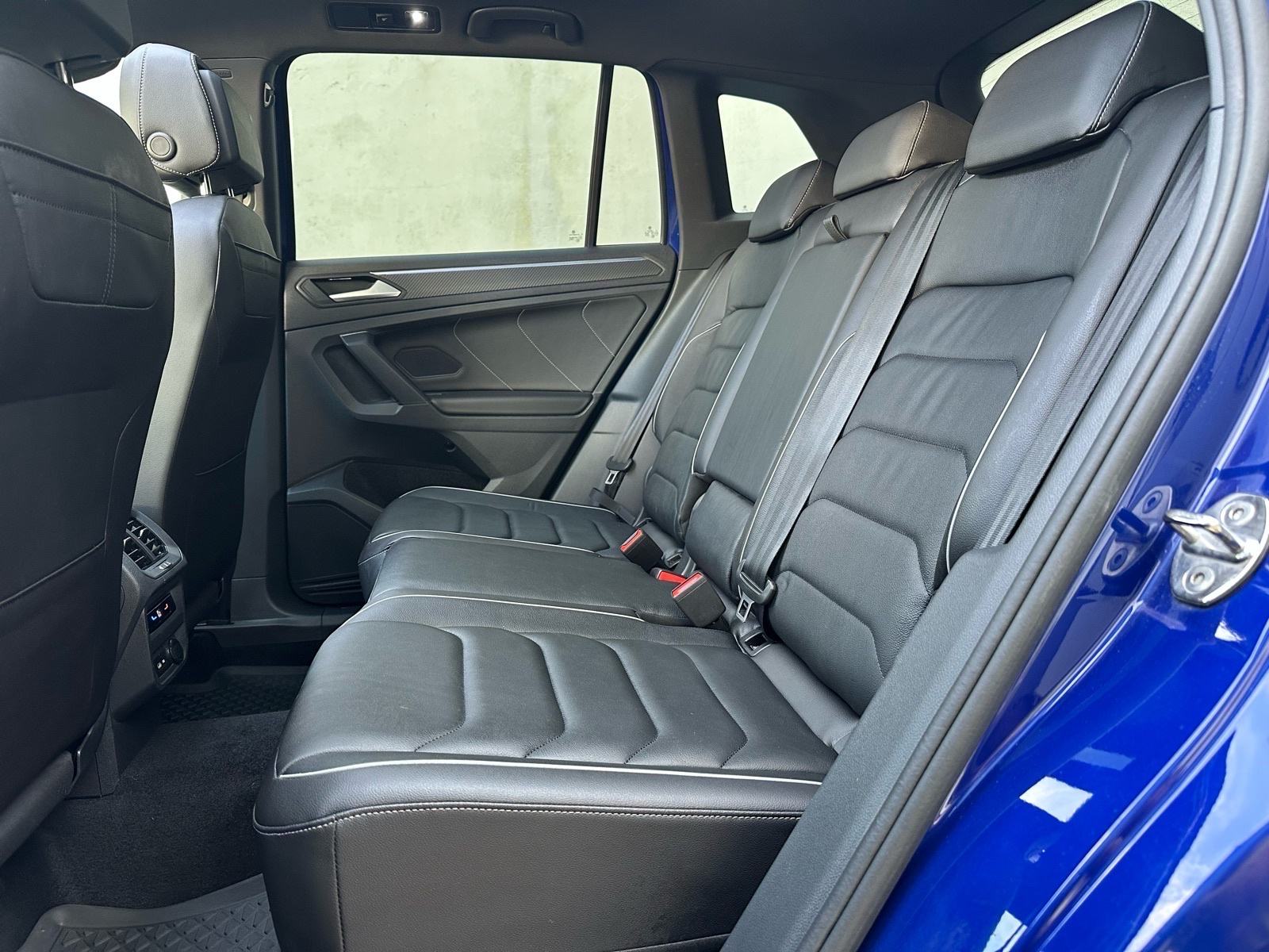 VW Tiguan 2.0 TDI R-Line **PANO*VIRTUAL*ACC*MATRIX LED**, fotografija 8