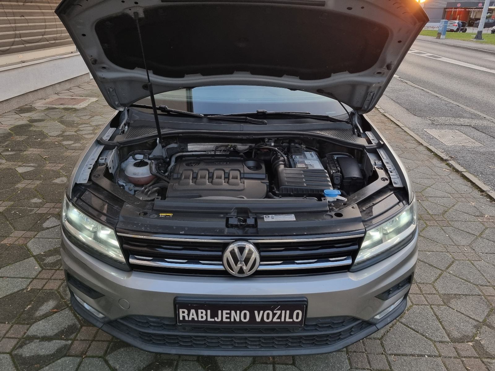 VW TIGUAN 2,0 TDI-4x4- 150ks-DSG-HIGHLINE OPREMA-KAMERA-REG 04/2027, fotografija 9