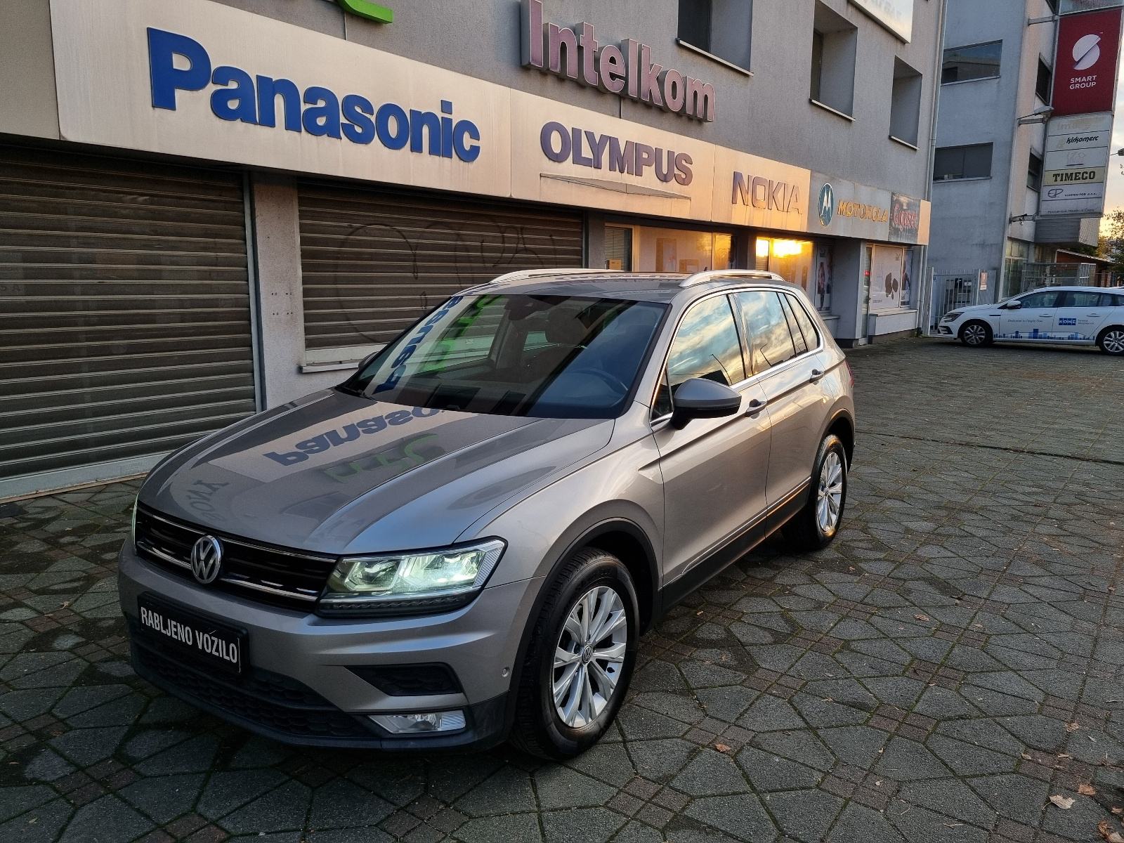 VW TIGUAN 2,0 TDI-4x4- 150ks-DSG-HIGHLINE OPREMA-KAMERA-REG 04/2027, fotografija 2