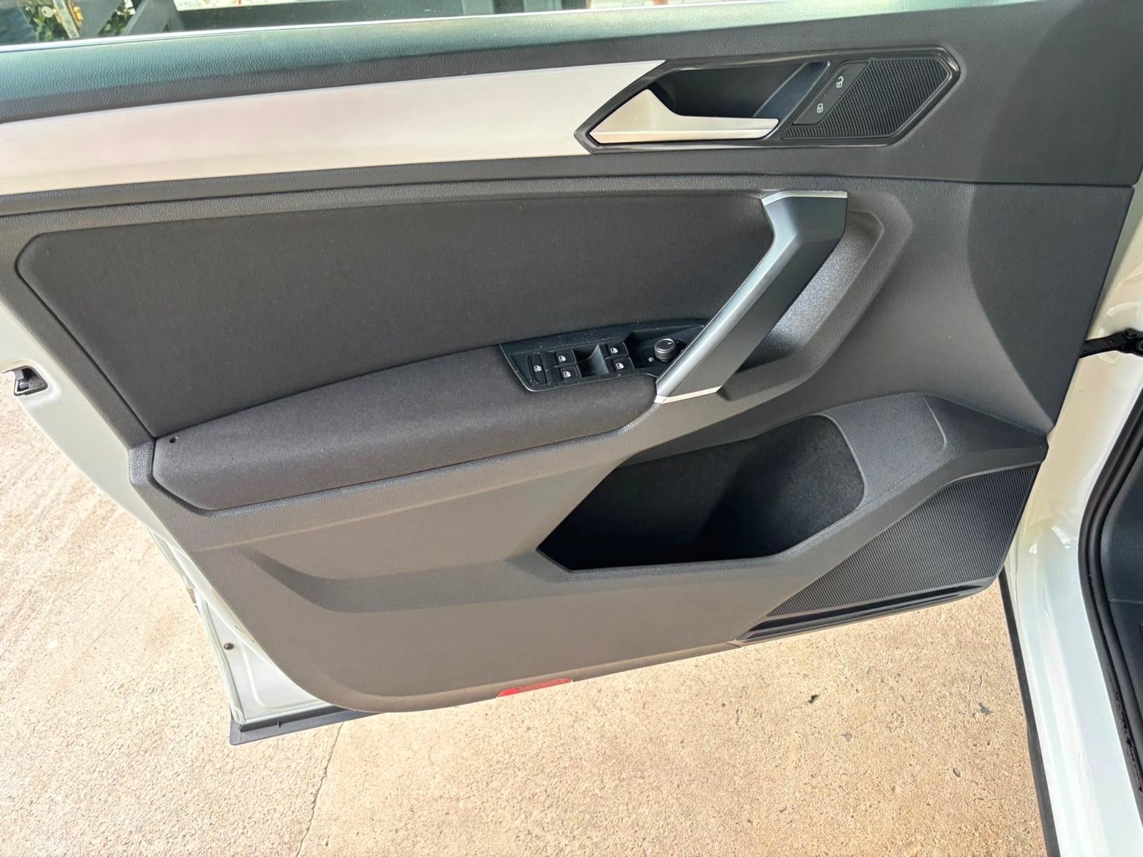 VW Tiguan 2,0 TDI/ REG 06/27, fotografija 16
