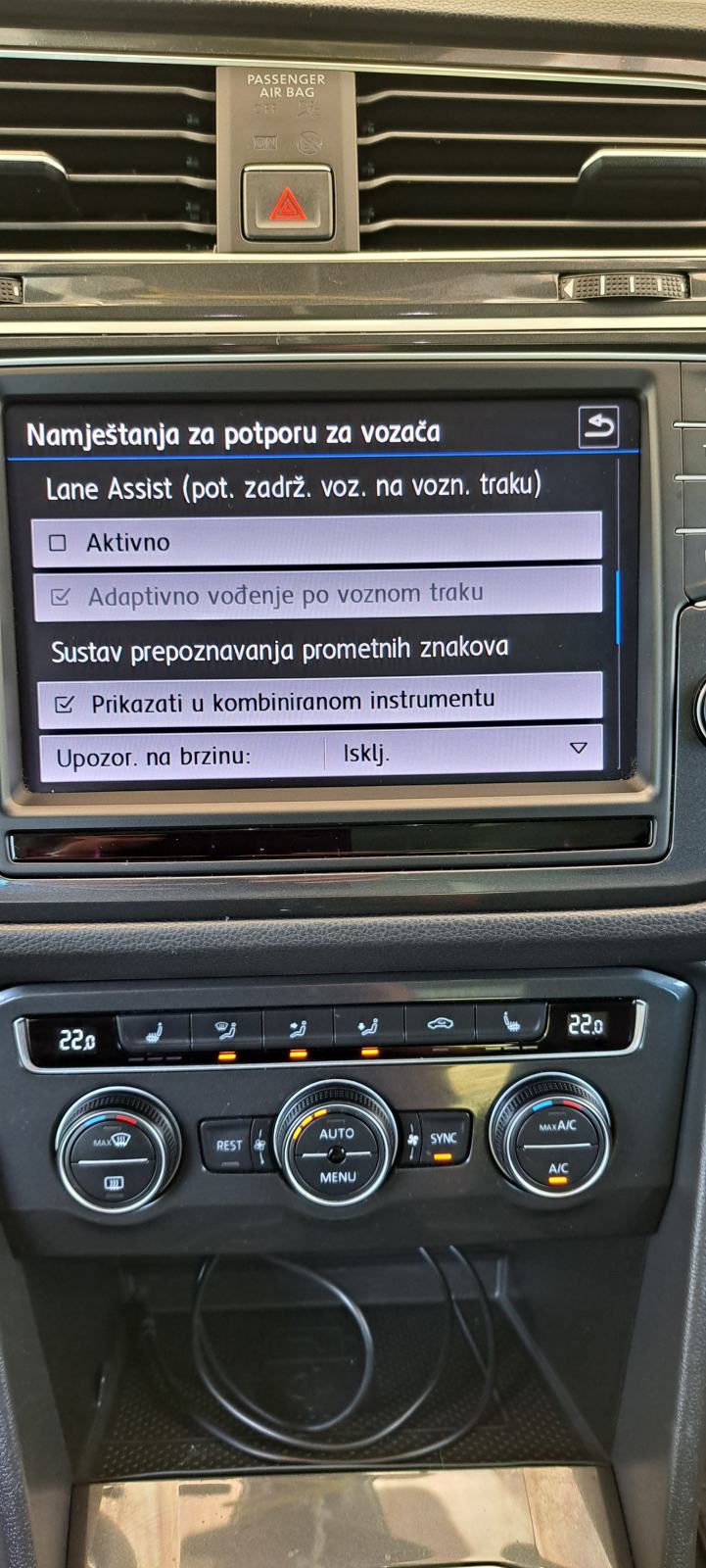VW TIGUAN 2,0 TDI ☆ R - LINE ☆ VELIKI SERVIS, NOVI SET KVAČILA, fotografija 11