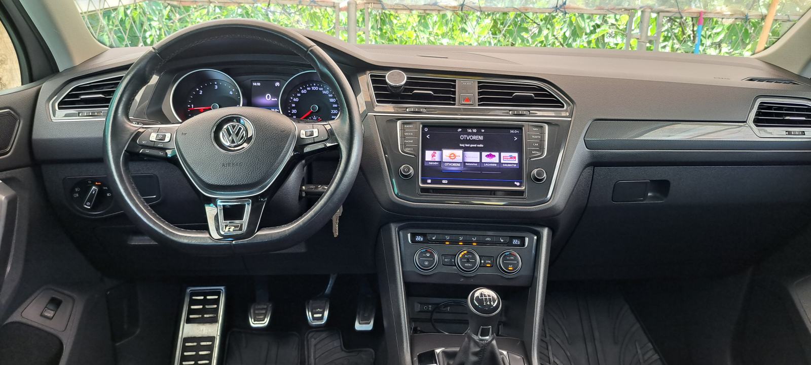VW TIGUAN 2,0 TDI ☆ R - LINE ☆ VELIKI SERVIS, NOVI SET KVAČILA, fotografija 7