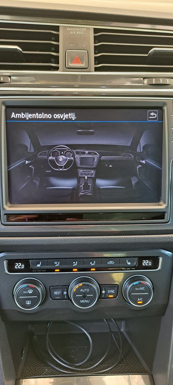 VW TIGUAN 2,0 TDI ☆ R - LINE ☆ VELIKI SERVIS, NOVI SET KVAČILA, fotografija 16