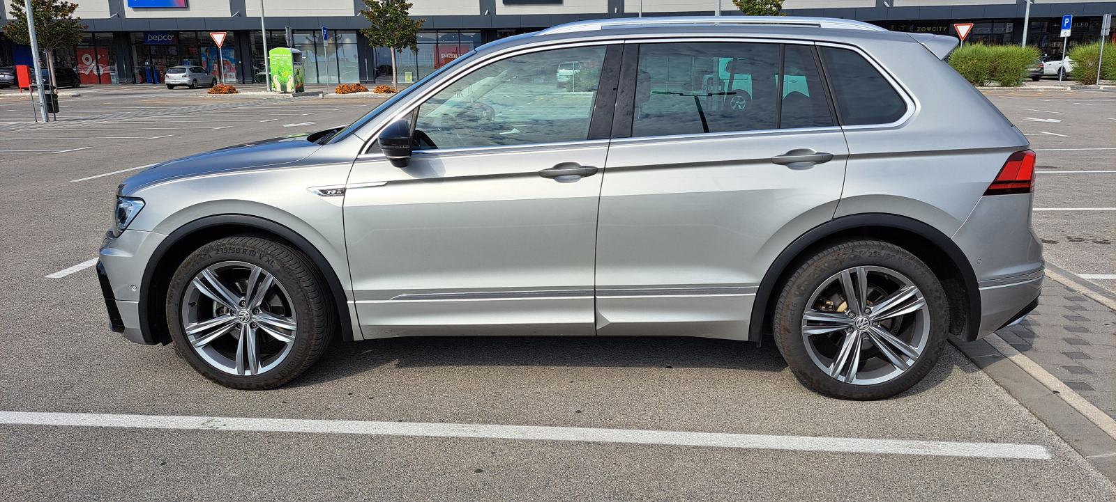 VW TIGUAN 2,0 TDI ☆ R - LINE ☆ VELIKI SERVIS, NOVI SET KVAČILA, fotografija 3