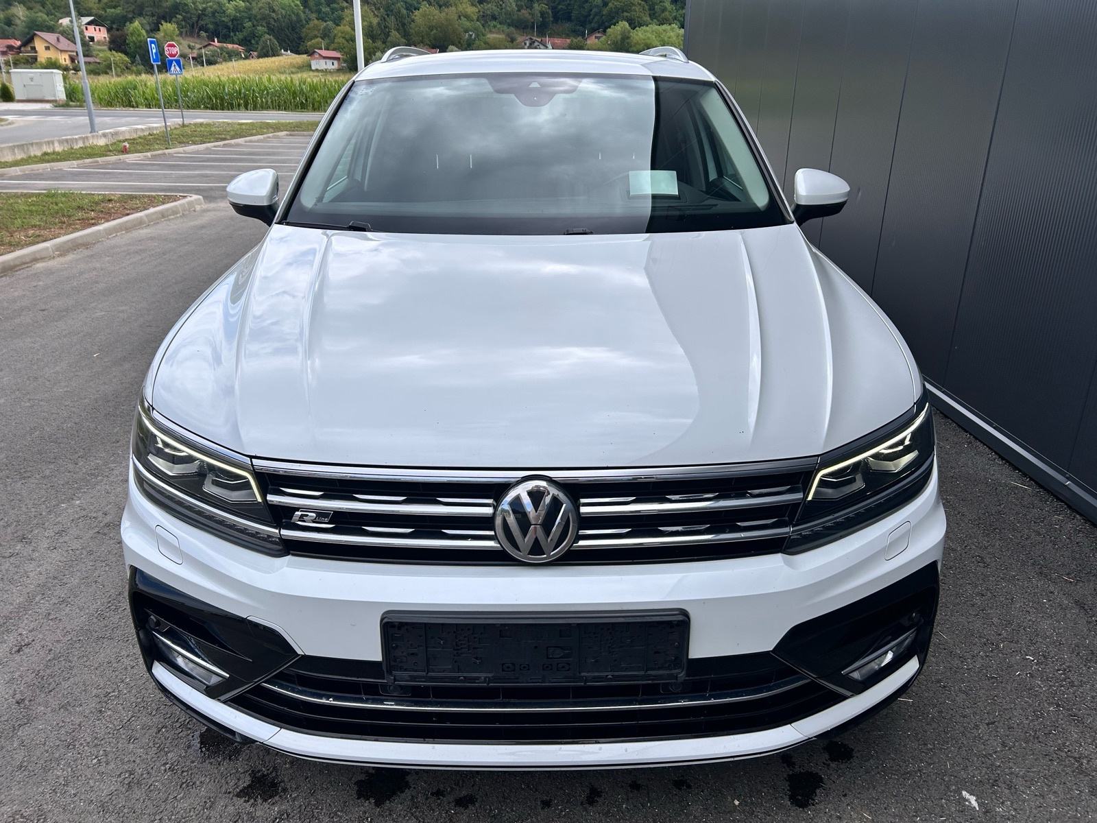 VW Tiguan R Line ,2,0 TDI, Matrix , Head up, Webasto, Veliki servis, fotografija 6