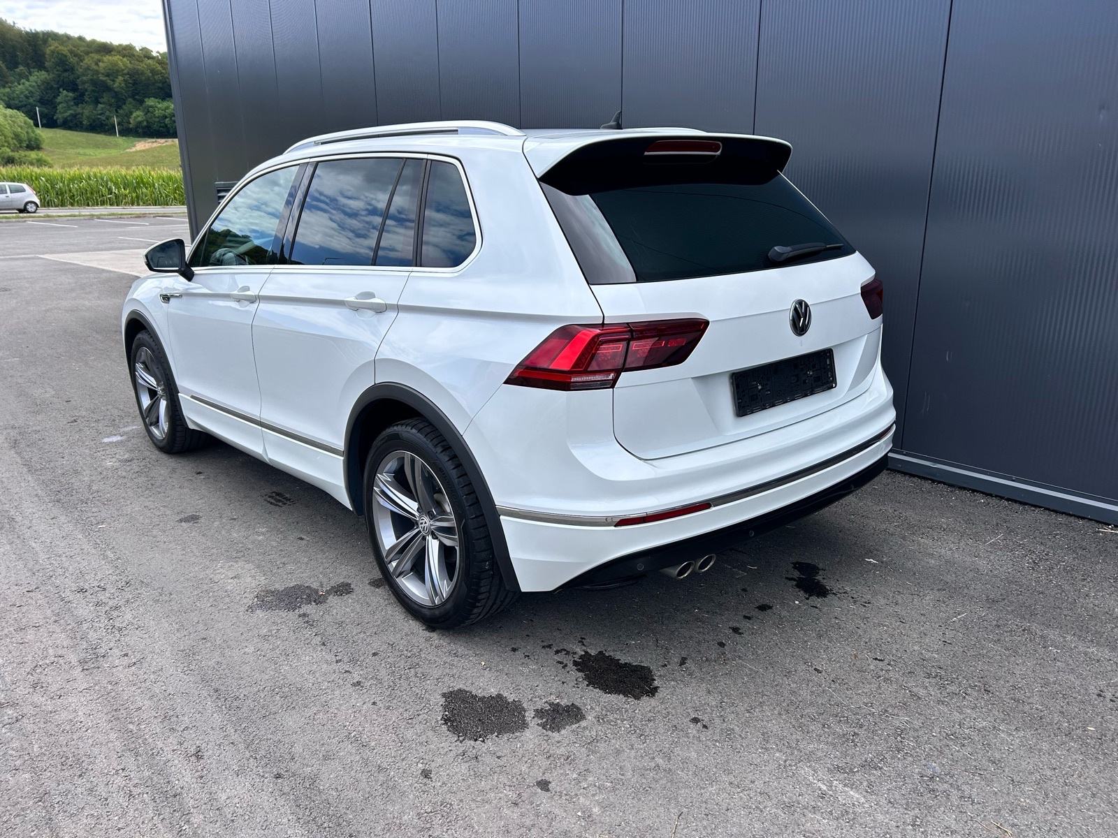 VW Tiguan R Line ,2,0 TDI, Matrix , Head up, Webasto, Veliki servis, fotografija 12