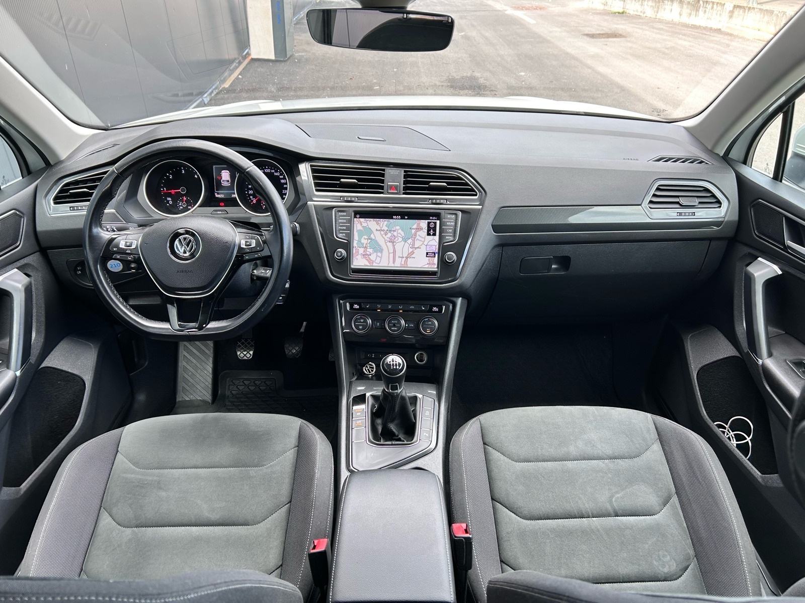 VW Tiguan R Line ,2,0 TDI, Matrix , Head up, Webasto, Veliki servis, fotografija 13