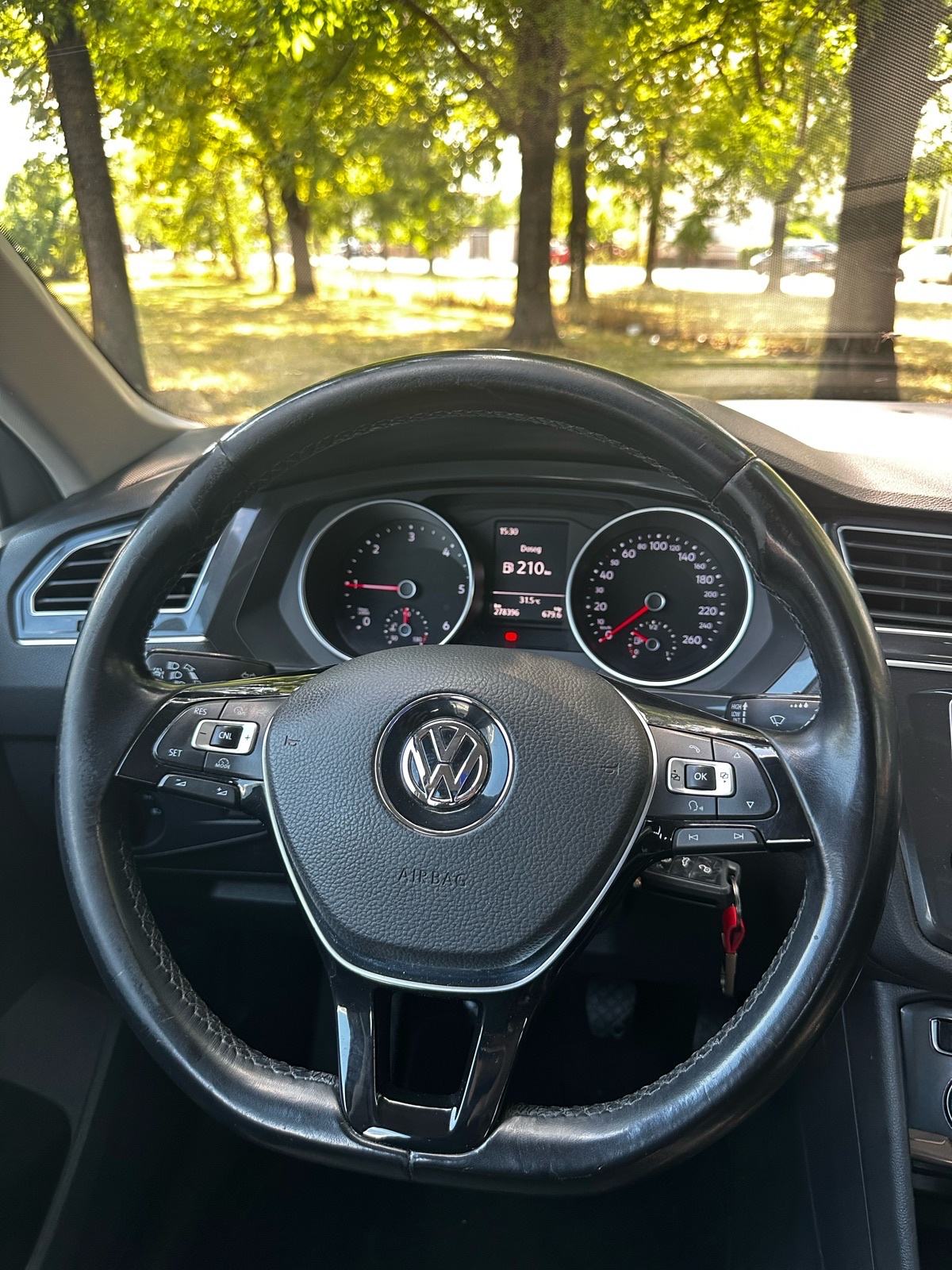 VW Tiguan 2,0 TDI Trendline*Hr.Auto*Prvi vlasnik*Klima*Odlično stanje*, fotografija 16