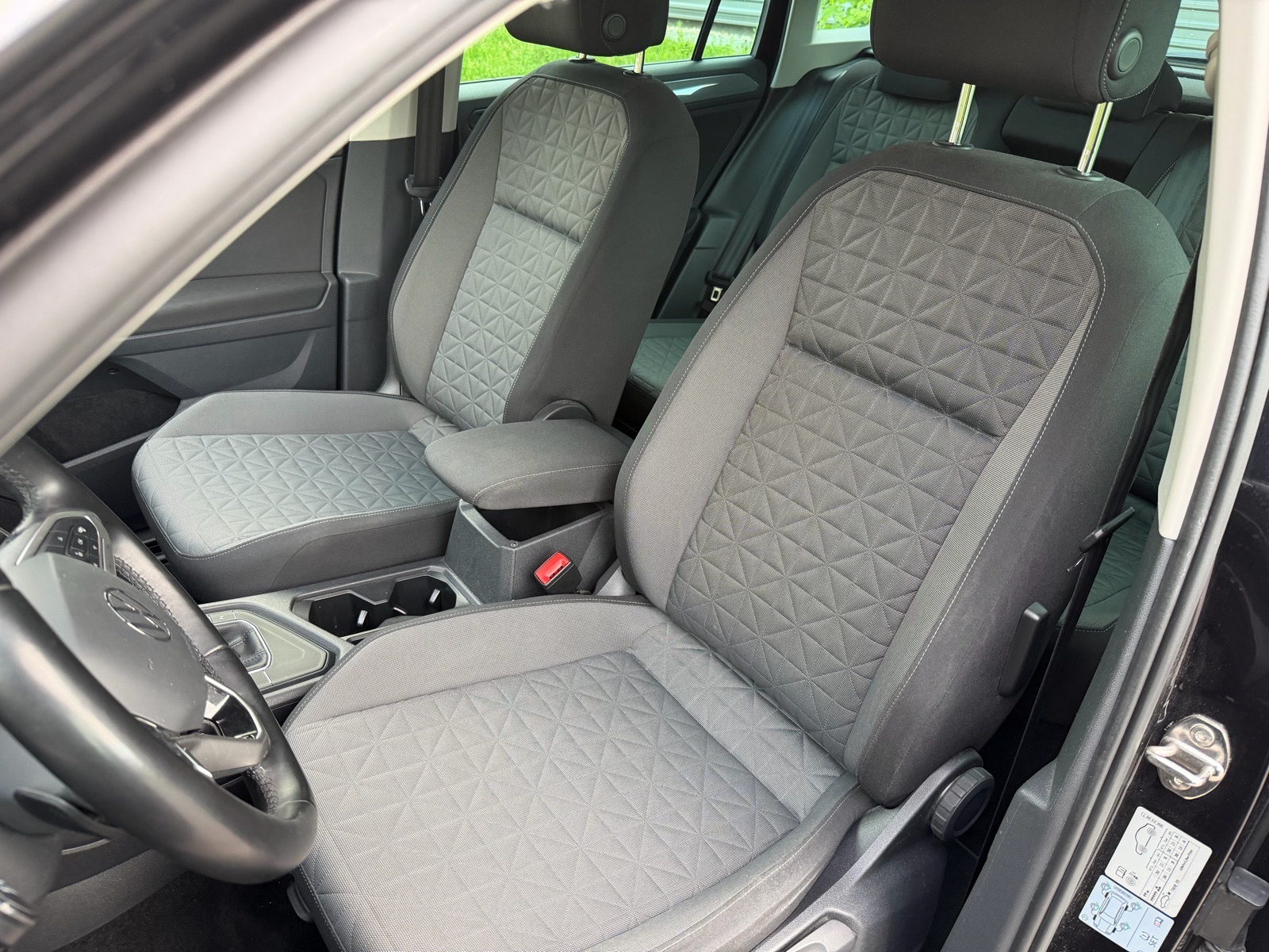 VW Tiguan 2,0 TDI DSG - ACC, LED, VELIKI + MALI SERVIS, REG. 05/2027, fotografija 12