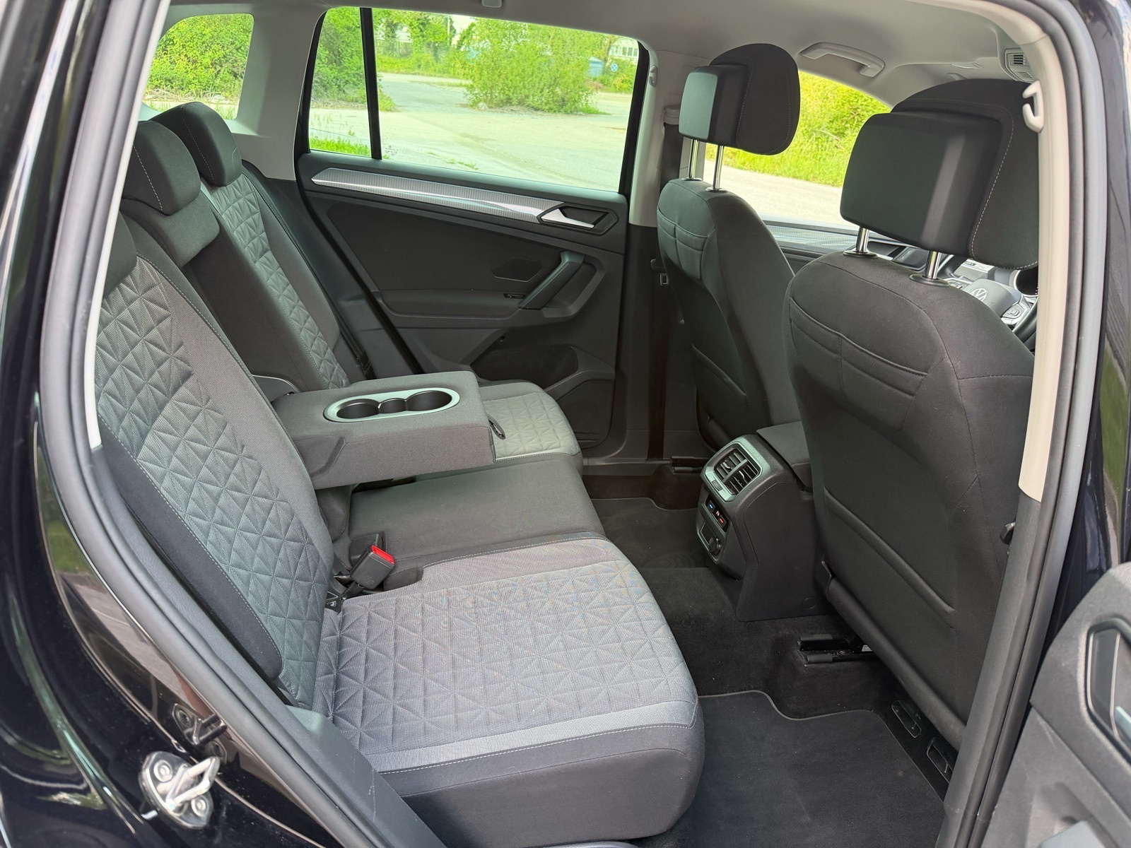 VW Tiguan 2,0 TDI DSG - ACC, LED, VELIKI + MALI SERVIS, REG. 05/2027, fotografija 14