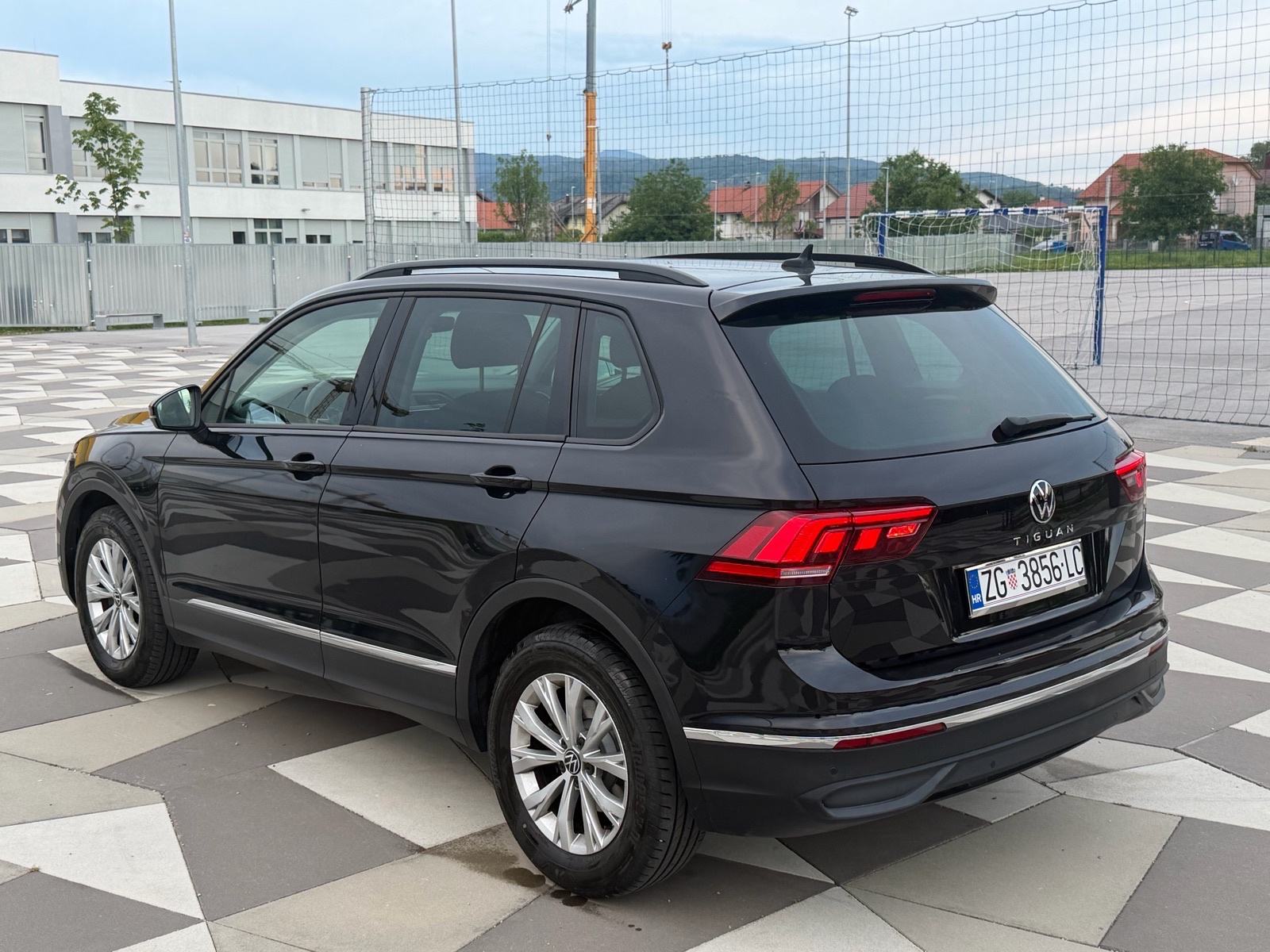 VW Tiguan 2,0 TDI DSG - ACC, LED, VELIKI + MALI SERVIS, REG. 05/2027, fotografija 4