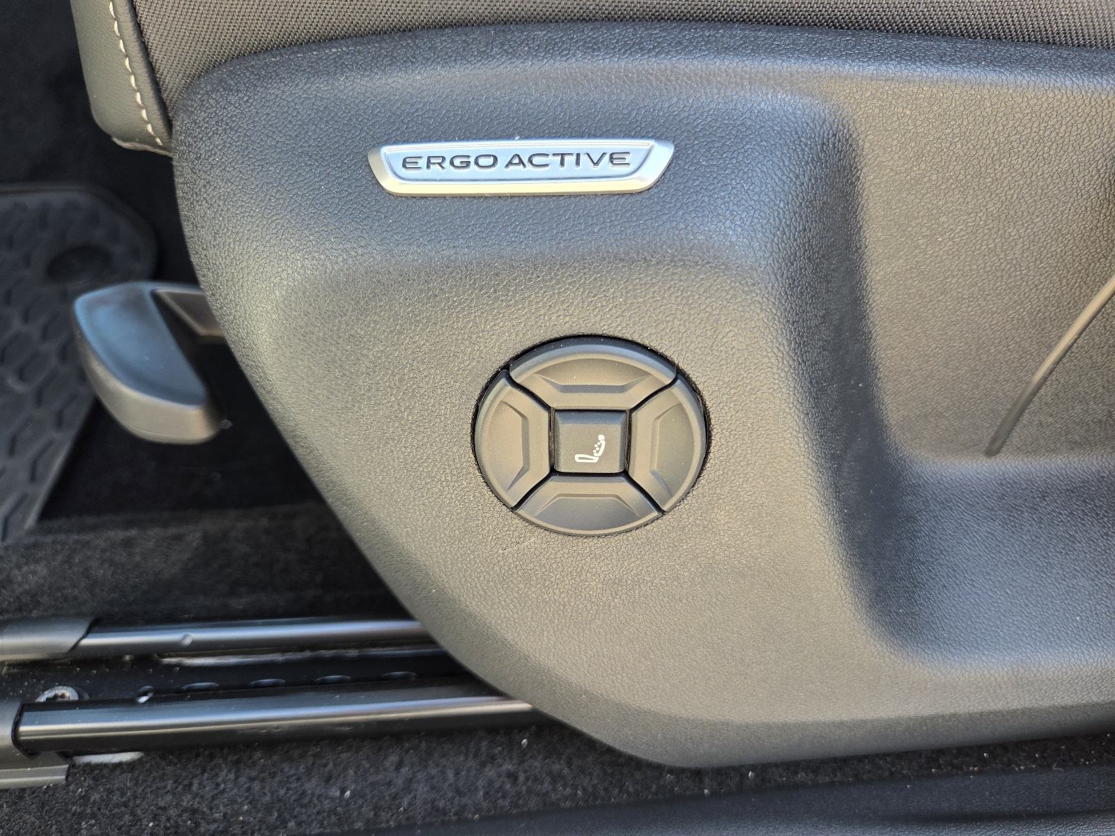 VW Tiguan 2,0TDI DSG R-LINE 4JOY -2026.g.--2.900km--NOVOOO--, fotografija 15