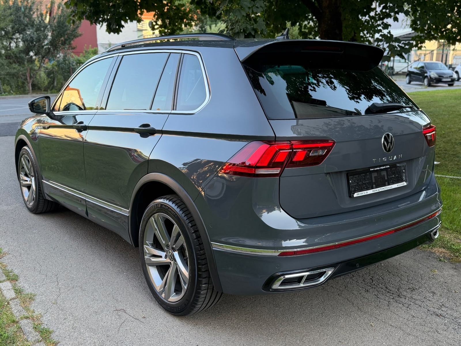 VW Tiguan 2.0Tdi DSG * R Line *MATRIX, VIRTUAL,KOŽA, KAMERA* SERVISNA, fotografija 6