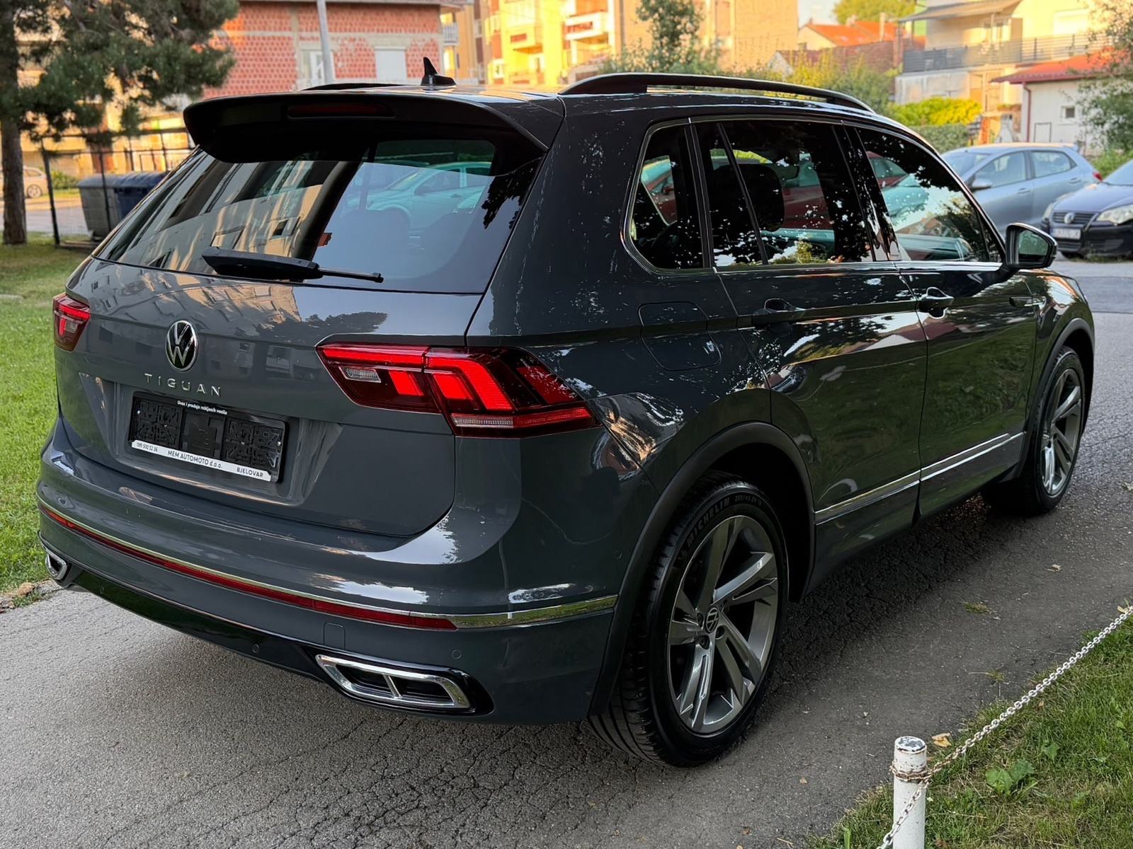 VW Tiguan 2.0Tdi DSG * R Line *MATRIX, VIRTUAL,KOŽA, KAMERA* SERVISNA, fotografija 8