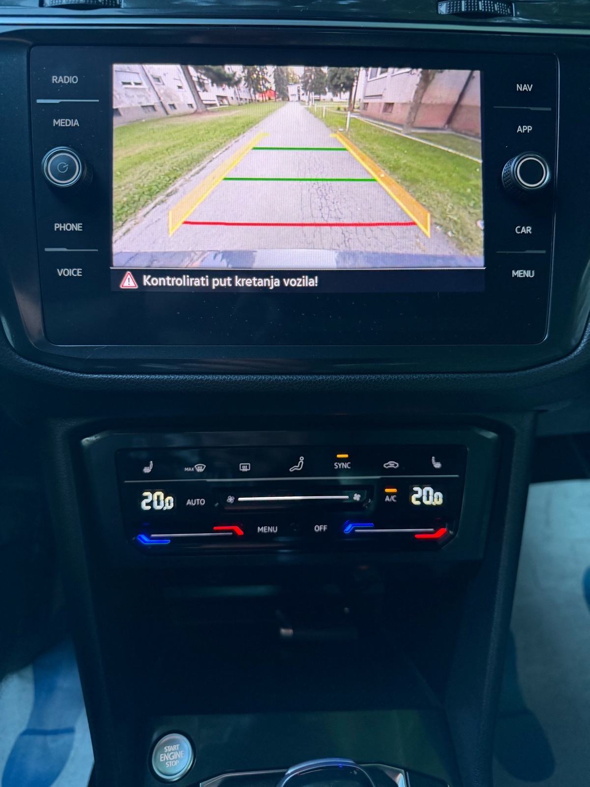 VW Tiguan 2.0Tdi DSG * R Line *MATRIX, VIRTUAL,KOŽA, KAMERA* SERVISNA, fotografija 13