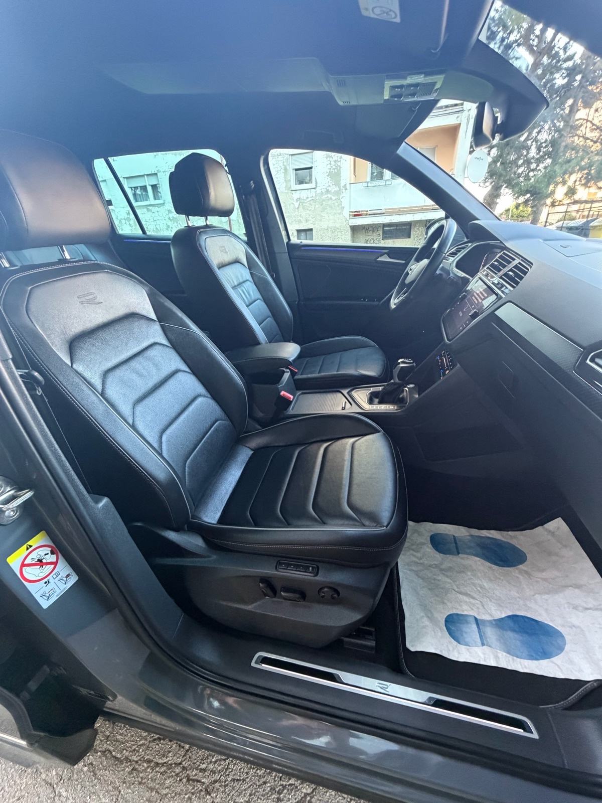 VW Tiguan 2.0Tdi DSG * R Line *MATRIX, VIRTUAL,KOŽA, KAMERA* SERVISNA, fotografija 15