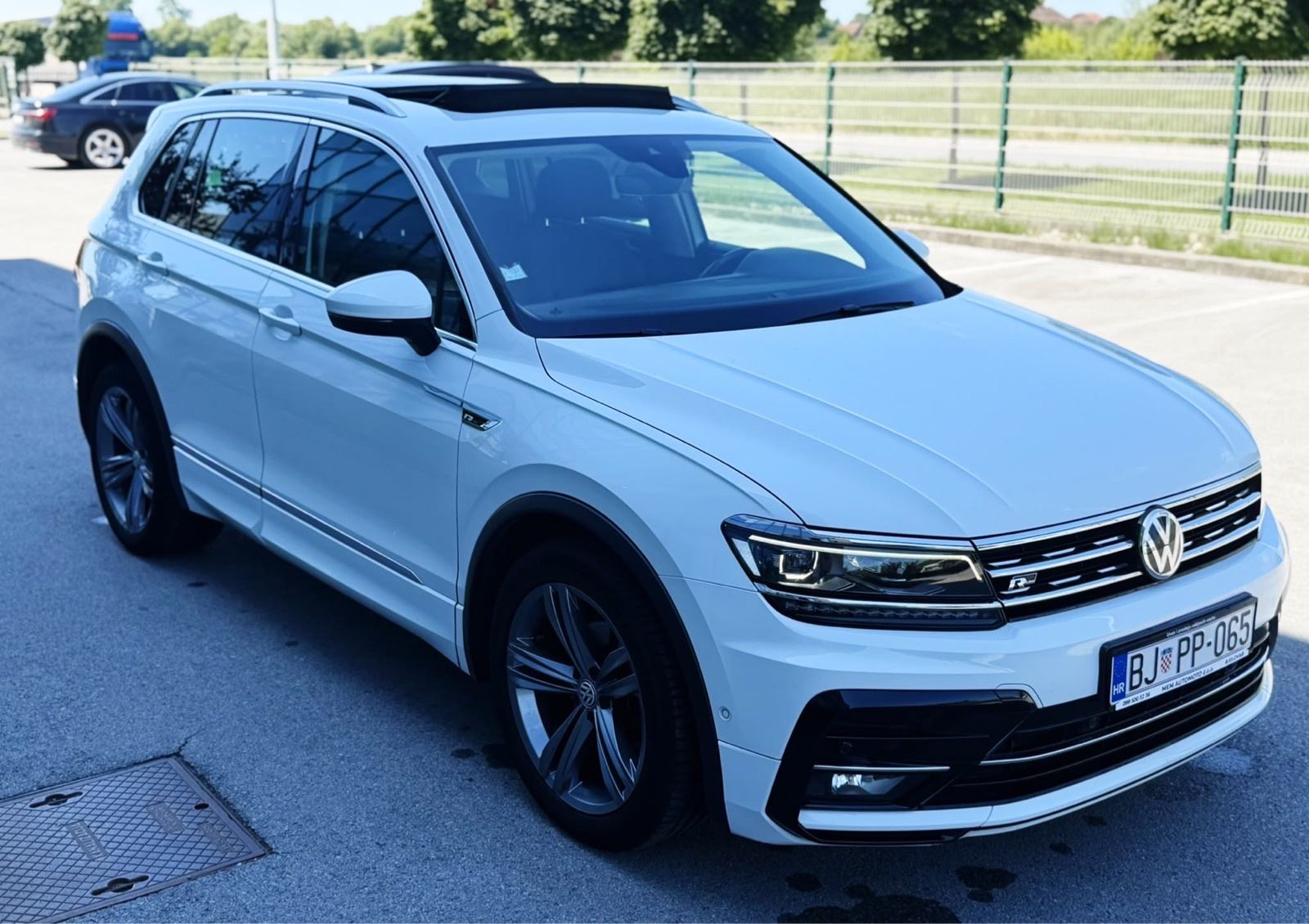VW Tiguan 2,0Tdi * DSG * R Line * Virtual, Pano, Matrix, Alcantara *, fotografija 3