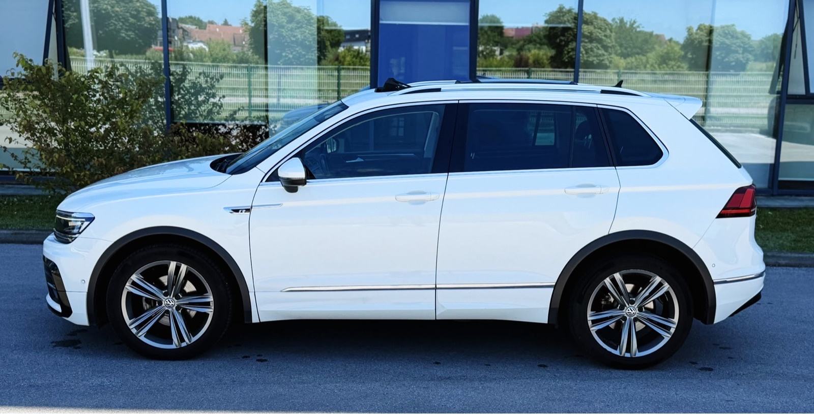 VW Tiguan 2,0Tdi * DSG * R Line * Virtual, Pano, Matrix, Alcantara *, fotografija 4