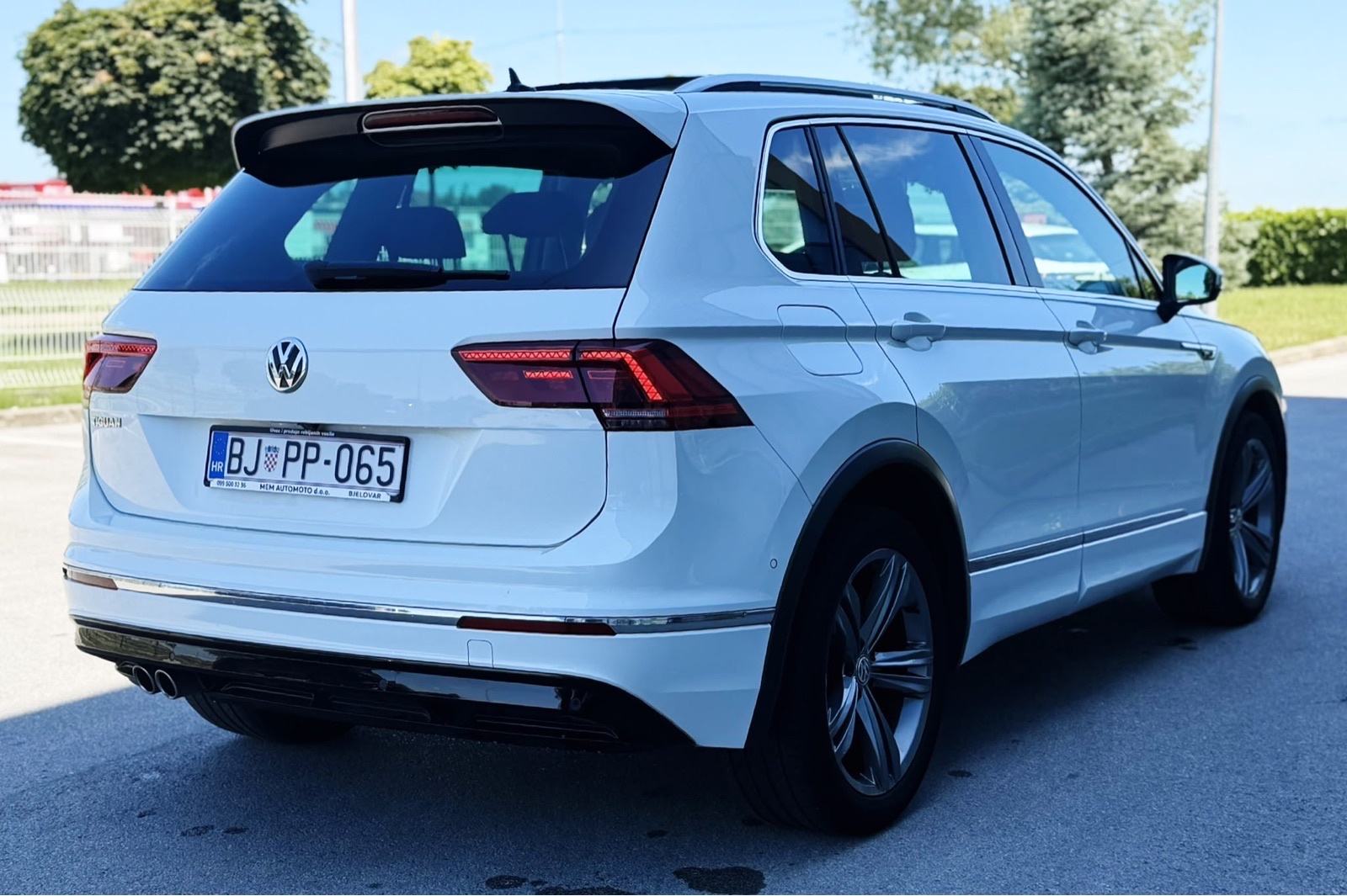 VW Tiguan 2,0Tdi * DSG * R Line * Virtual, Pano, Matrix, Alcantara *, fotografija 7