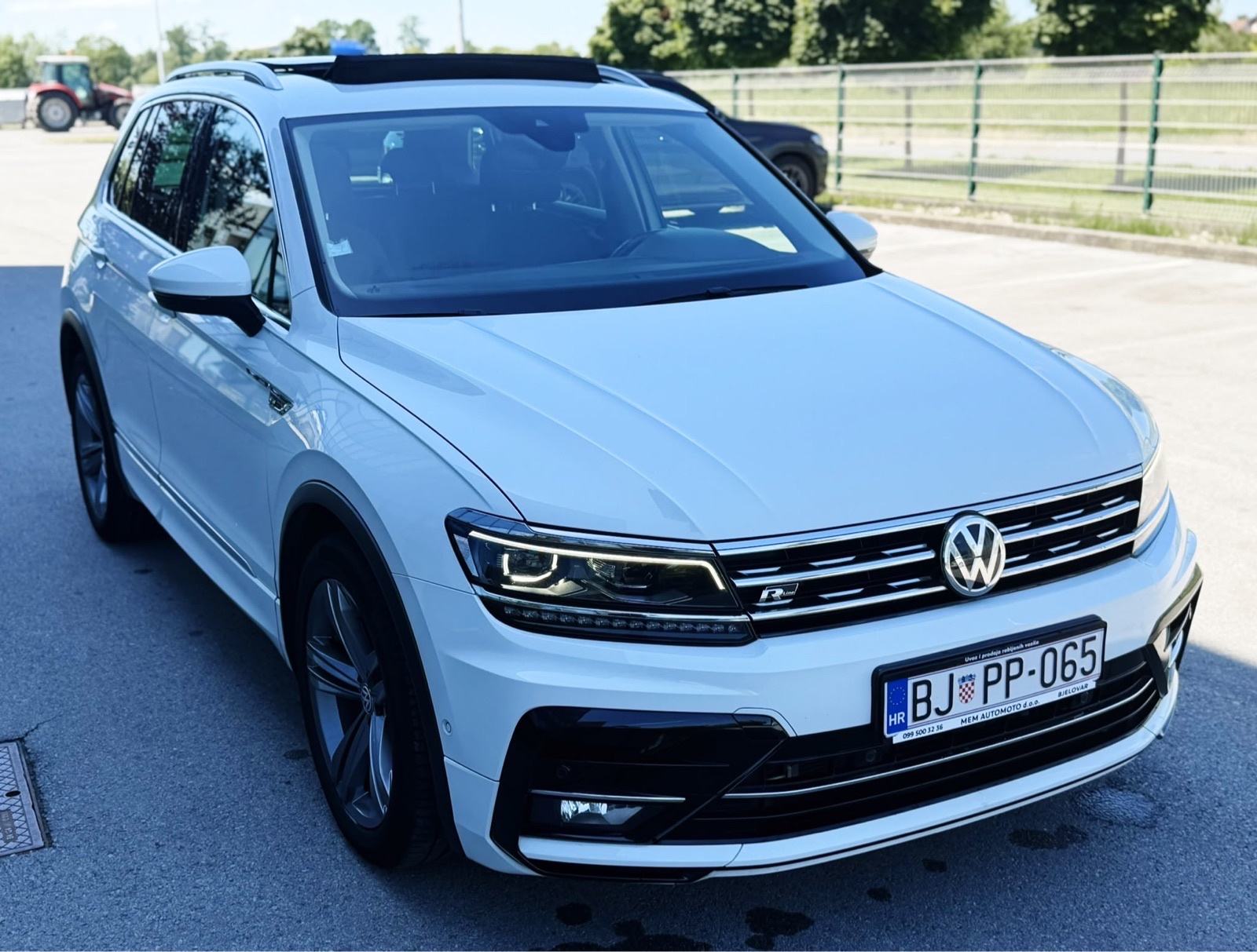 VW Tiguan 2,0Tdi * DSG * R Line * Virtual, Pano, Matrix, Alcantara *, fotografija 8
