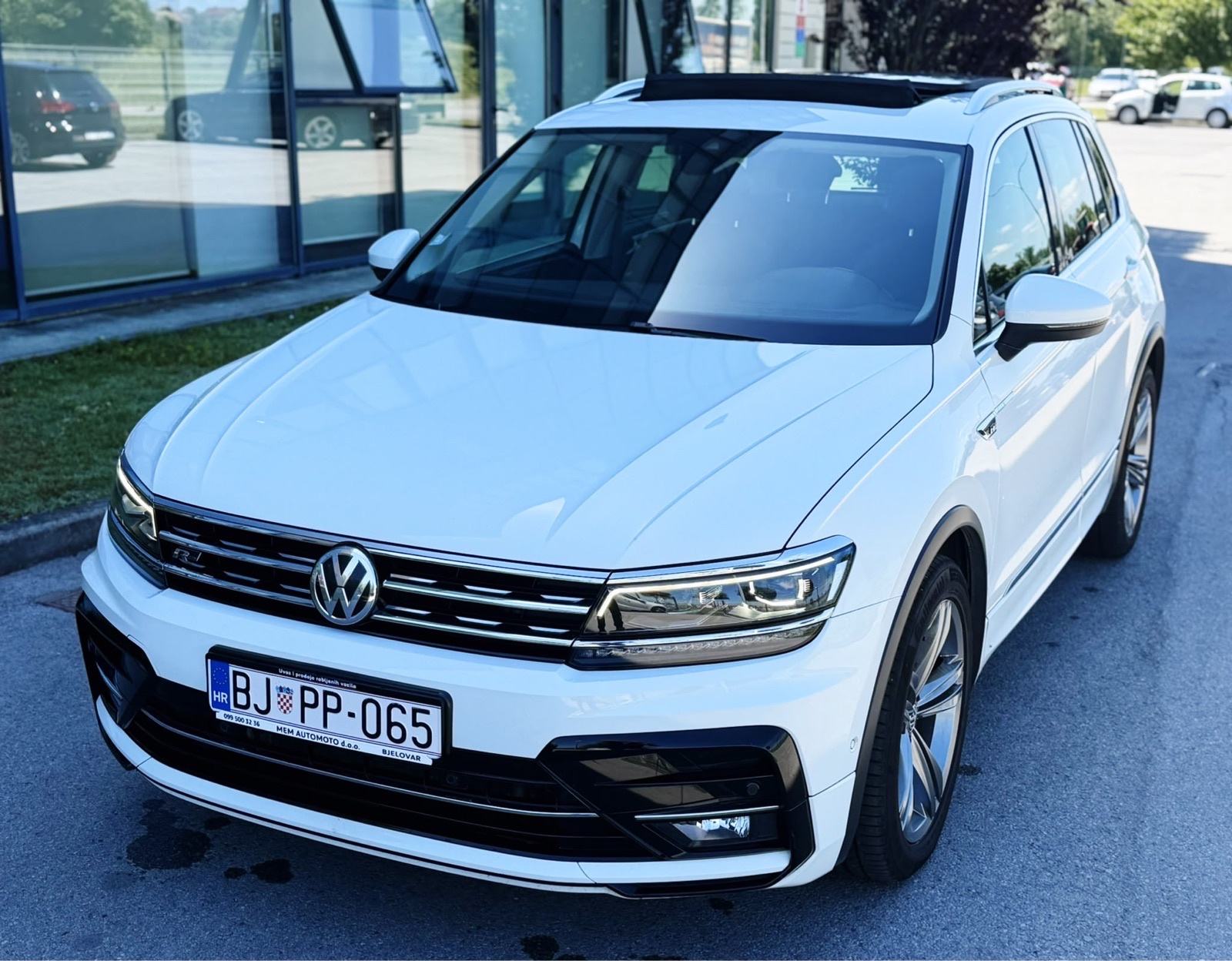 VW Tiguan 2,0Tdi * DSG * R Line * Virtual, Pano, Matrix, Alcantara *, fotografija 9