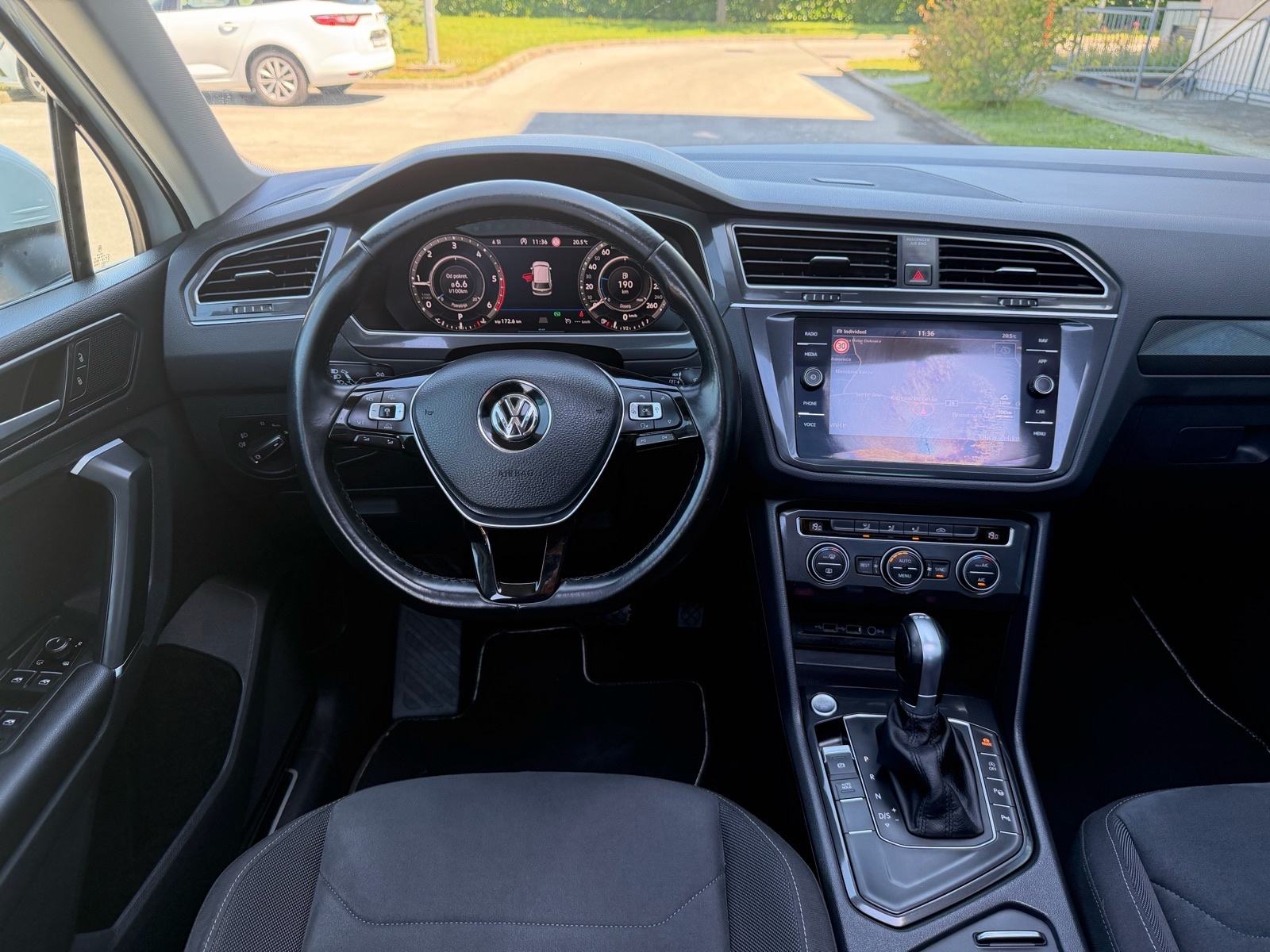 VW Tiguan 2,0Tdi * DSG * R Line * Virtual, Pano, Matrix, Alcantara *, fotografija 15