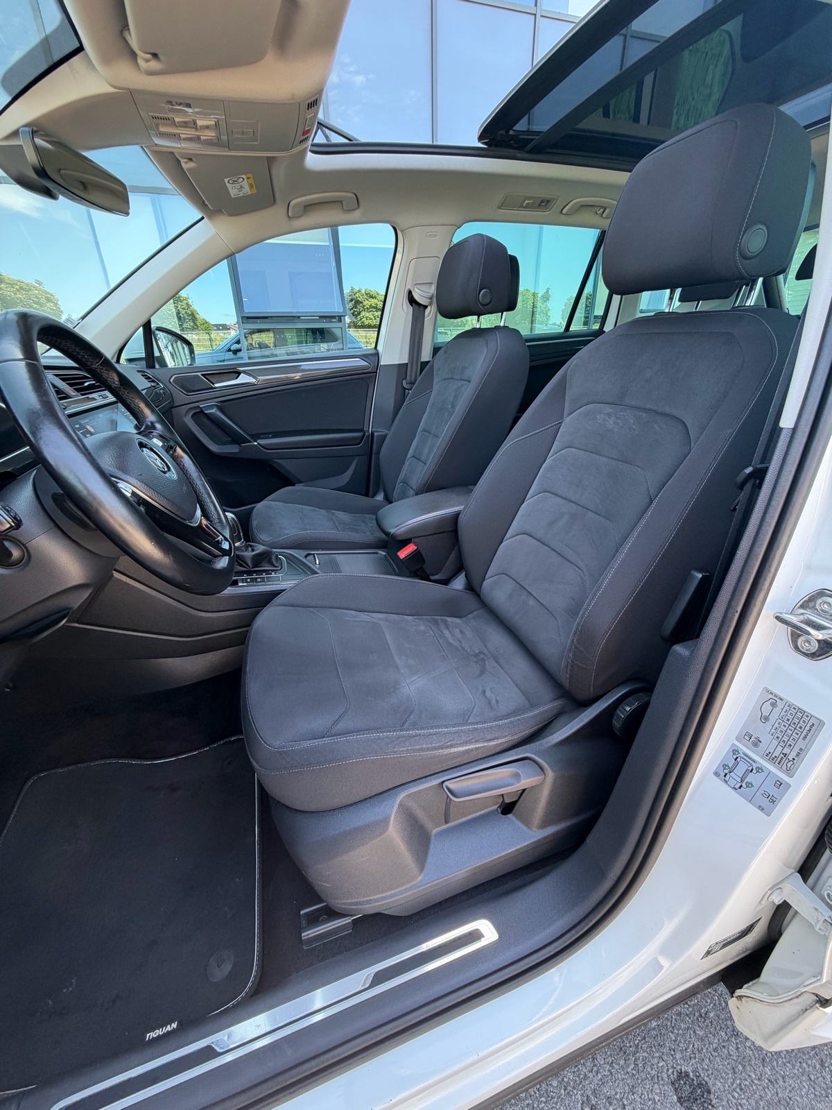 VW Tiguan 2,0Tdi * DSG * R Line * Virtual, Pano, Matrix, Alcantara *, fotografija 16