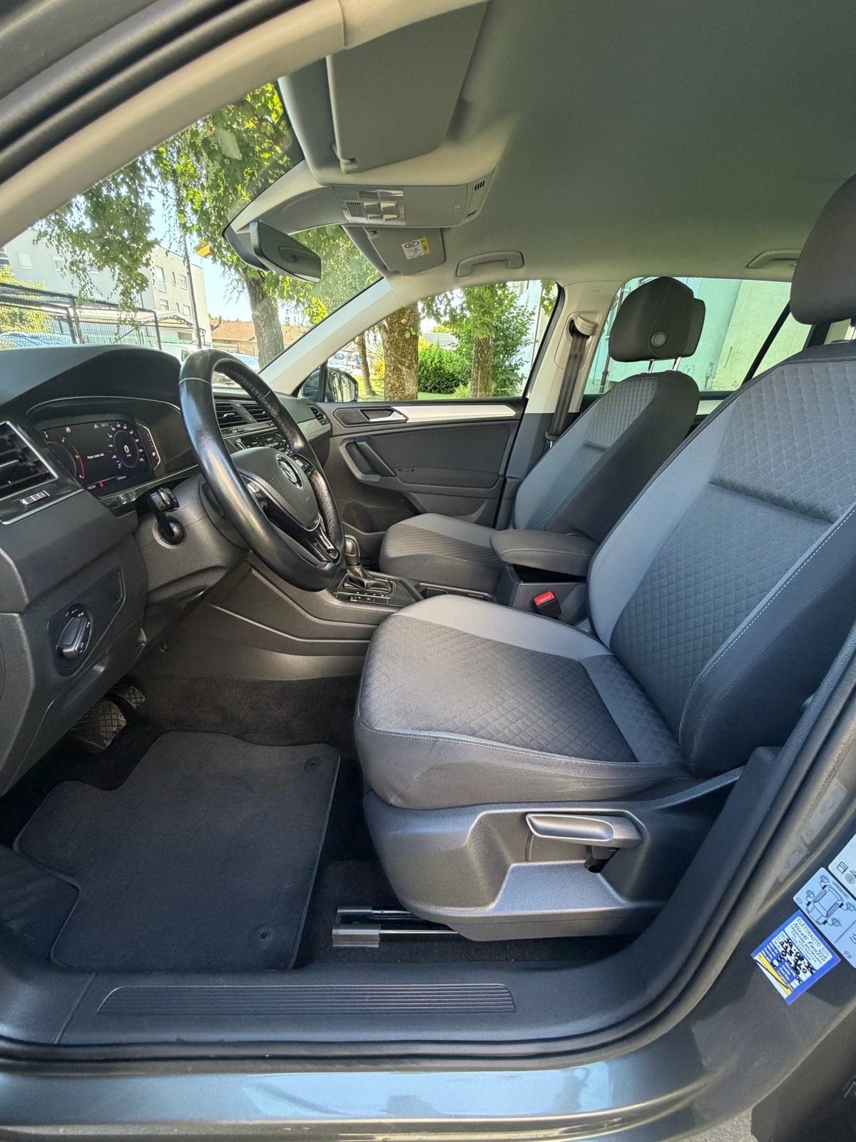 VW Tiguan 2,0Tdi *DSG* R Line * VIRTUAL * Top stanje!, fotografija 15