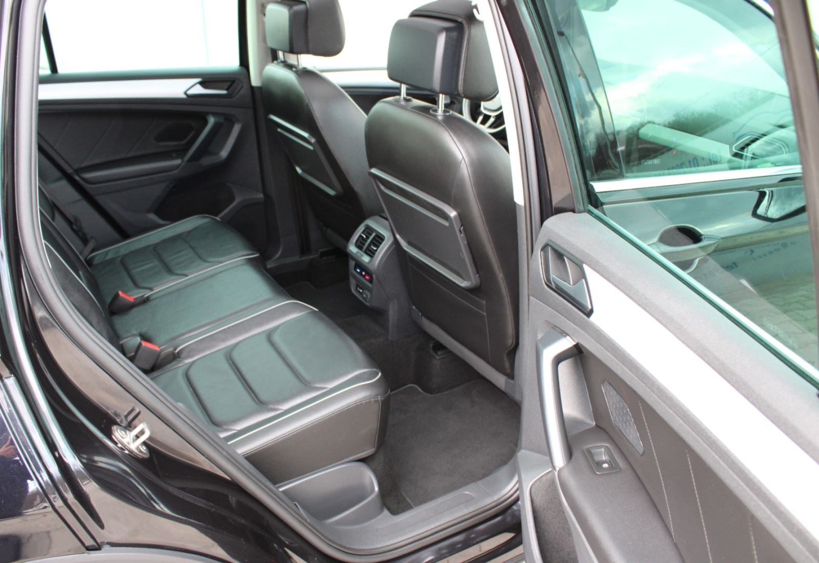 ➡️ VW Tiguan 2.0TDI Panorama ALU NAVI Koža R-Cam PDC ACC Radar 2019., fotografija 14