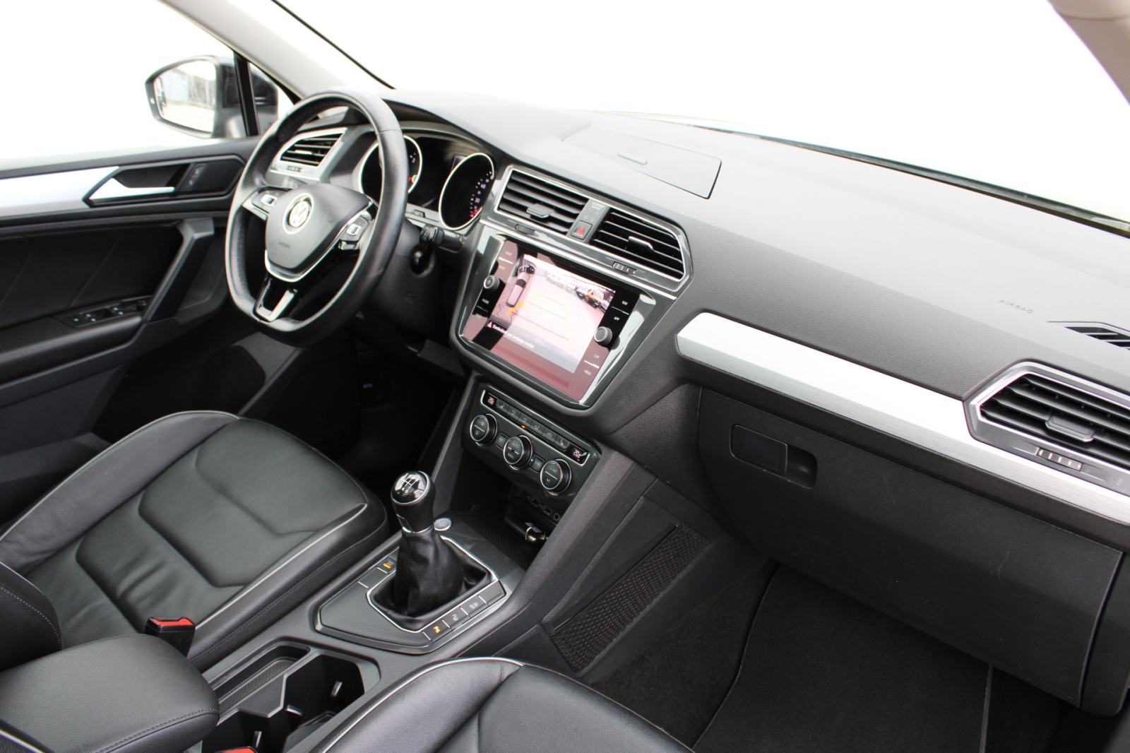 ➡️ VW Tiguan 2.0TDI Panorama ALU NAVI Koža R-Cam PDC ACC Radar 2019., fotografija 10