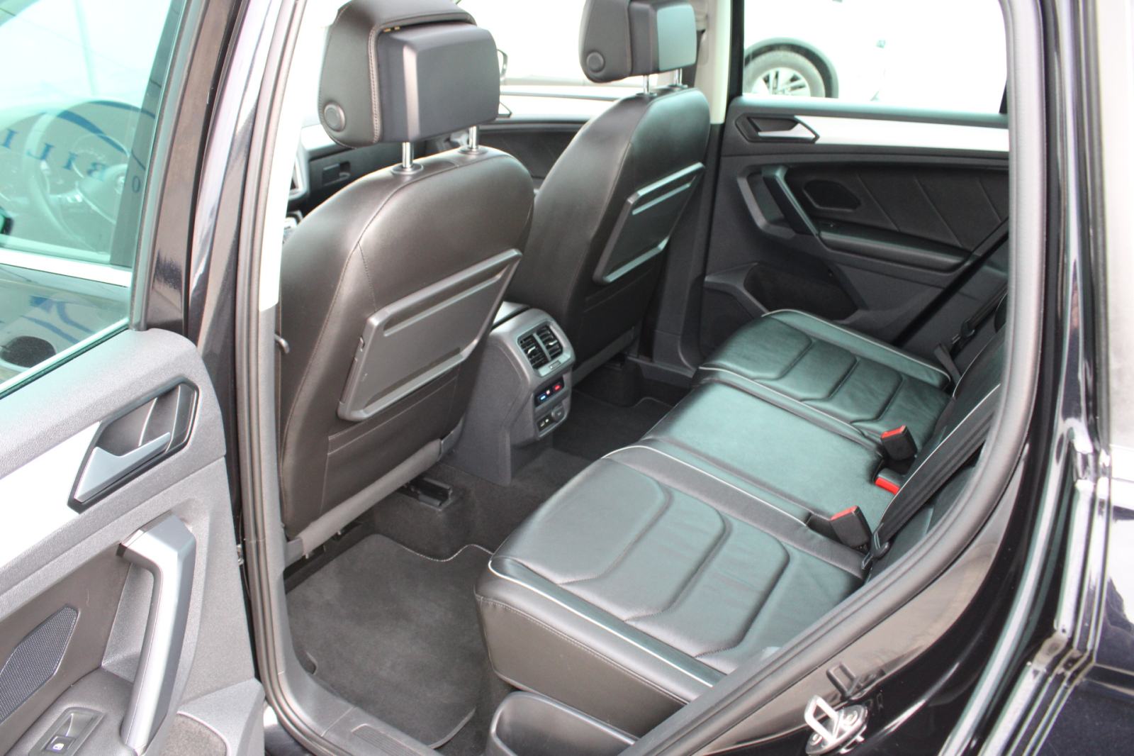 ➡️ VW Tiguan 2.0TDI Panorama ALU NAVI Koža R-Cam PDC ACC Radar 2019., fotografija 13