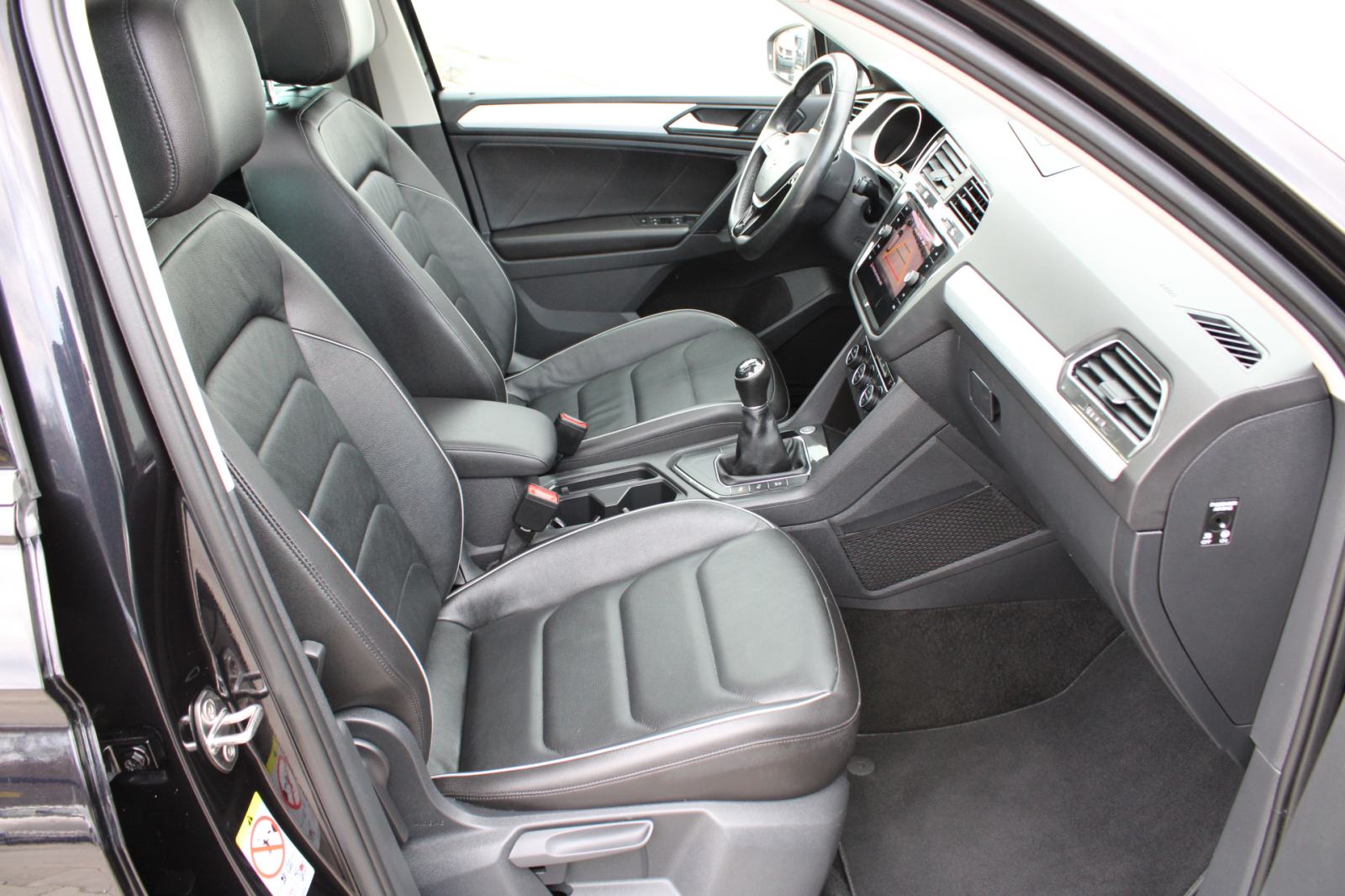 ➡️ VW Tiguan 2.0TDI Panorama ALU NAVI Koža R-Cam PDC ACC Radar 2019., fotografija 12