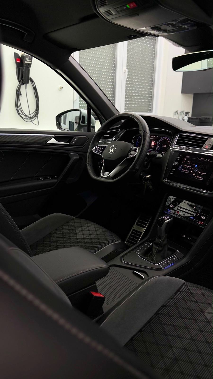 VW Tiguan 2,0TDI°R LINE°20”°MATRIX°VIRTUAL°NAVI°AMBI°LEASINGBEZUČEŠĆA°, fotografija 11