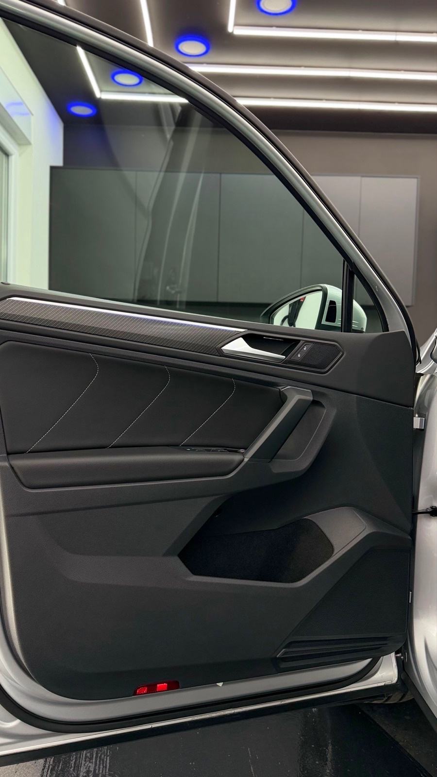 VW Tiguan 2,0TDI°R LINE°20”°MATRIX°VIRTUAL°NAVI°AMBI°LEASINGBEZUČEŠĆA°, fotografija 6