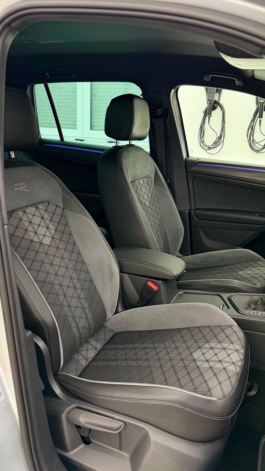 VW Tiguan 2,0TDI°R LINE°20”°MATRIX°VIRTUAL°NAVI°AMBI°LEASINGBEZUČEŠĆA°, fotografija 14