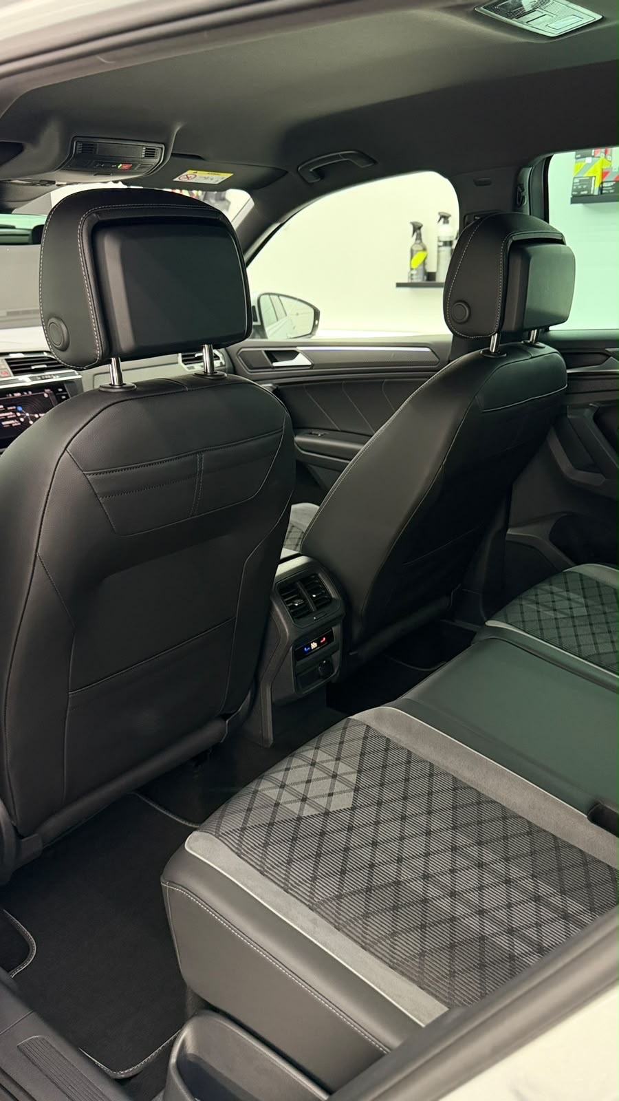 VW Tiguan 2,0TDI°R LINE°20”°MATRIX°VIRTUAL°NAVI°AMBI°LEASINGBEZUČEŠĆA°, fotografija 19