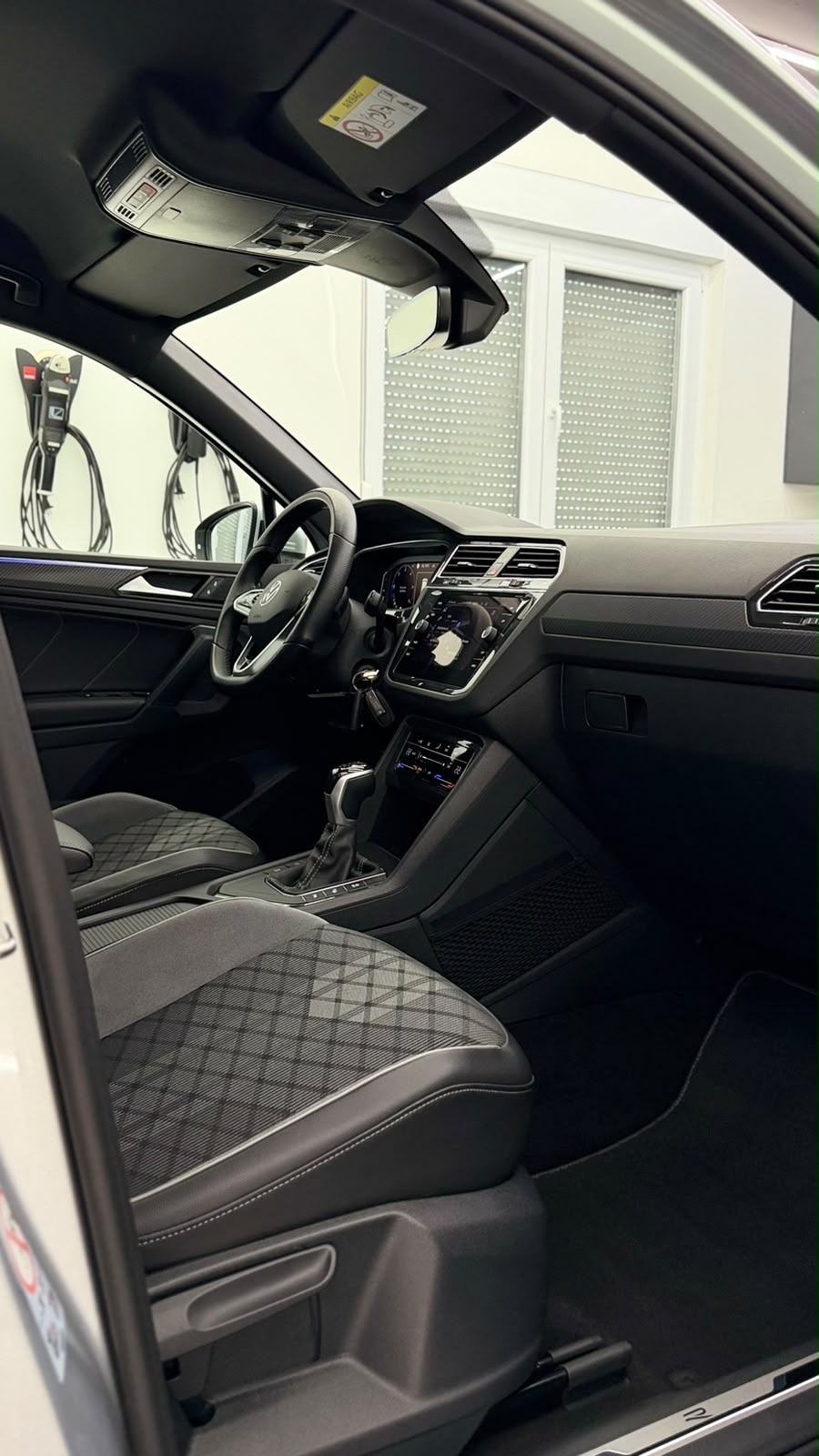 VW Tiguan 2,0TDI°R LINE°20”°MATRIX°VIRTUAL°NAVI°AMBI°LEASINGBEZUČEŠĆA°, fotografija 17