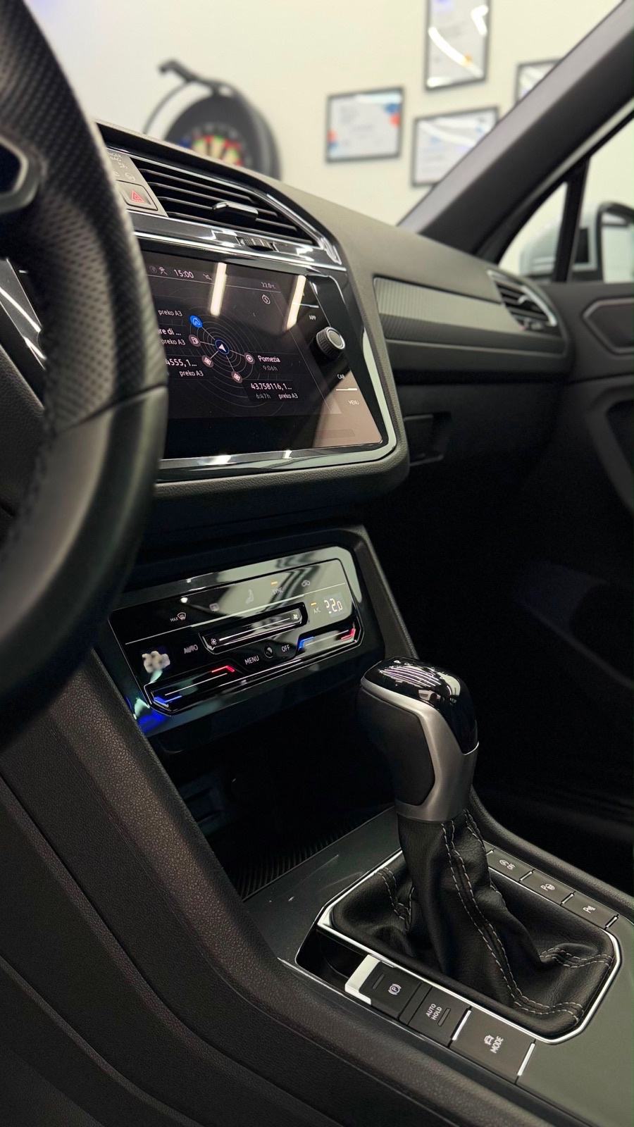 VW Tiguan 2,0TDI°R LINE°20”°MATRIX°VIRTUAL°NAVI°AMBI°LEASINGBEZUČEŠĆA°, fotografija 16