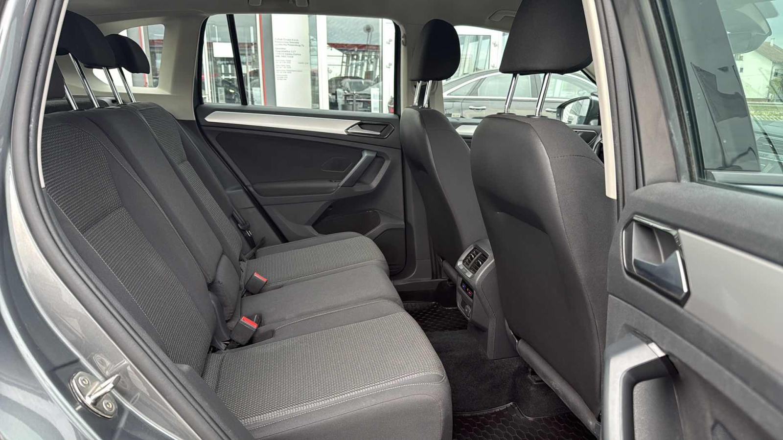 VW TIGUAN 2017 • PREMIUM jamstvo • AutoZubak Rabljena, fotografija 10
