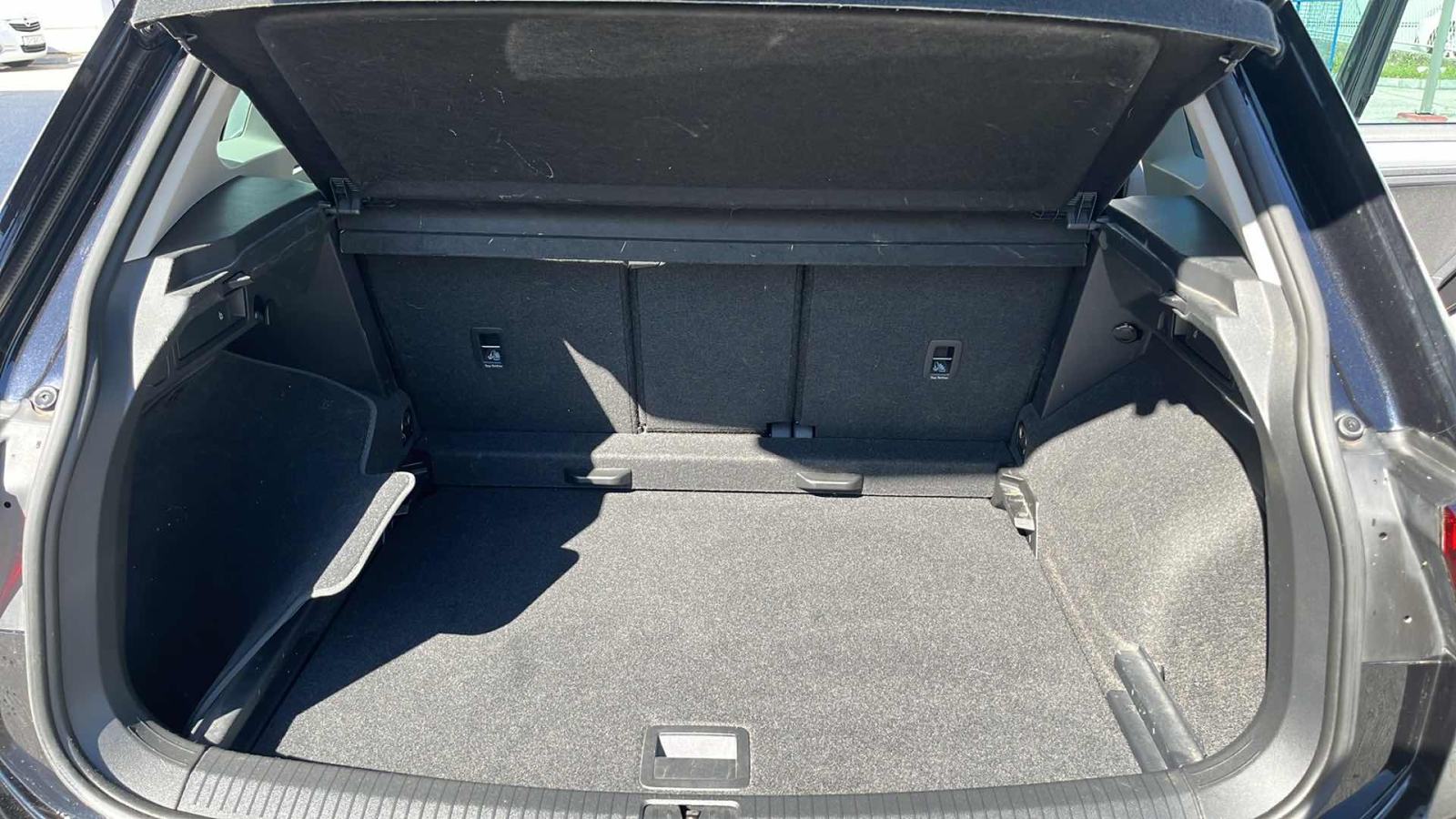 VW TIGUAN 2022 • PREMIUM jamstvo • AutoZubak Rabljena, fotografija 12