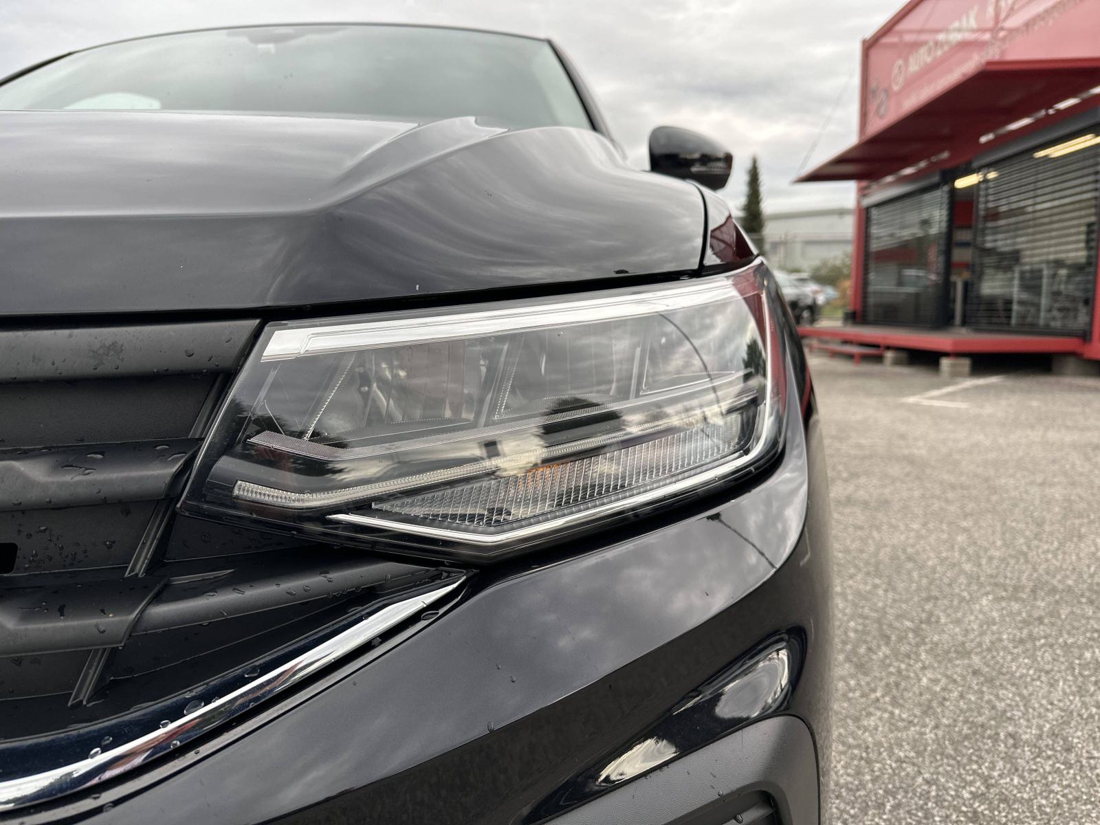 VW TIGUAN 2022 • PREMIUM jamstvo • AutoZubak Rabljena, fotografija 18